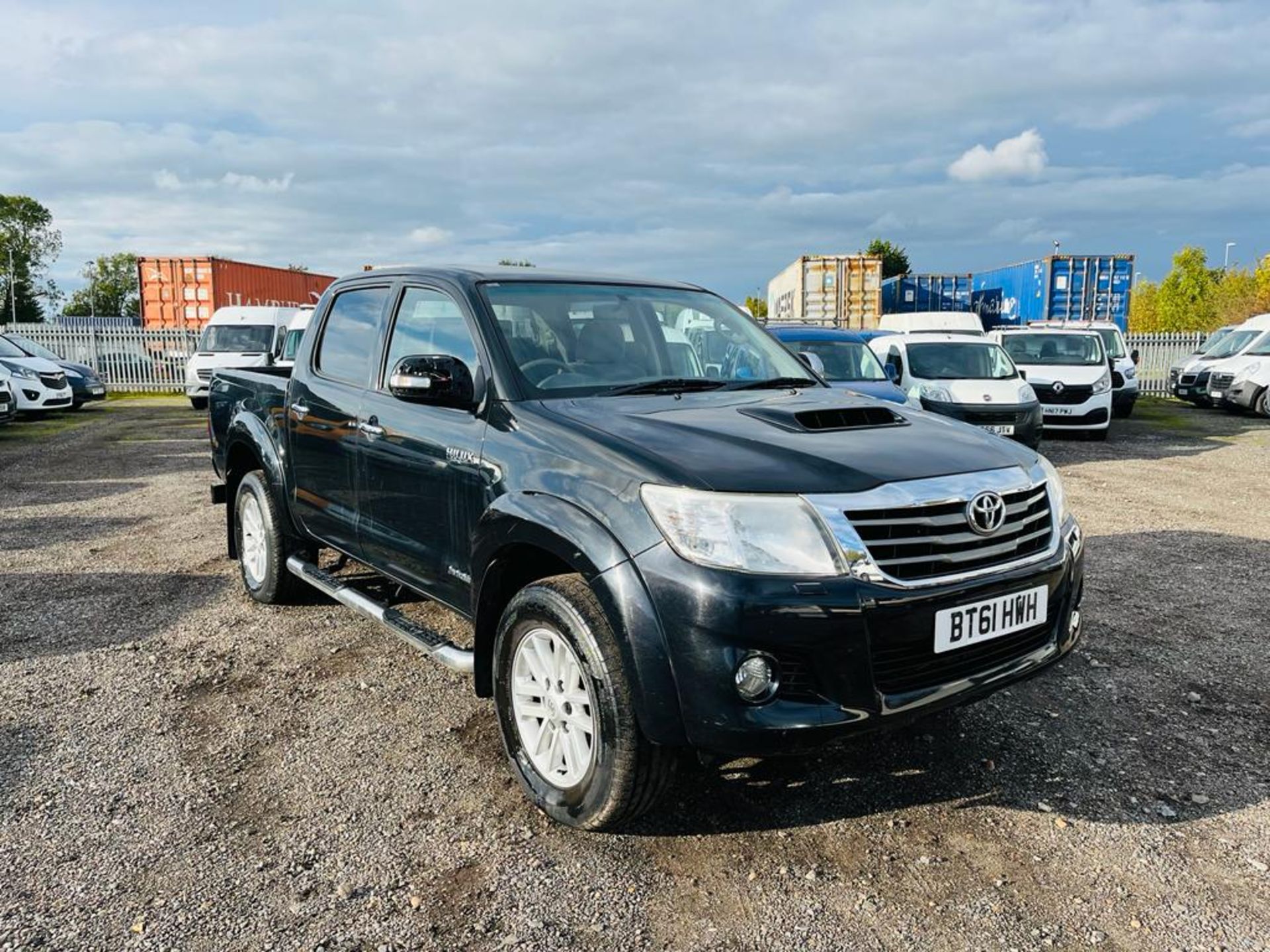 ** ON SALE ** Toyota Hilux 3.0 D-4D 171 Invincible 4WD Crewcab Pickup 2012 "61 Reg" - no vat