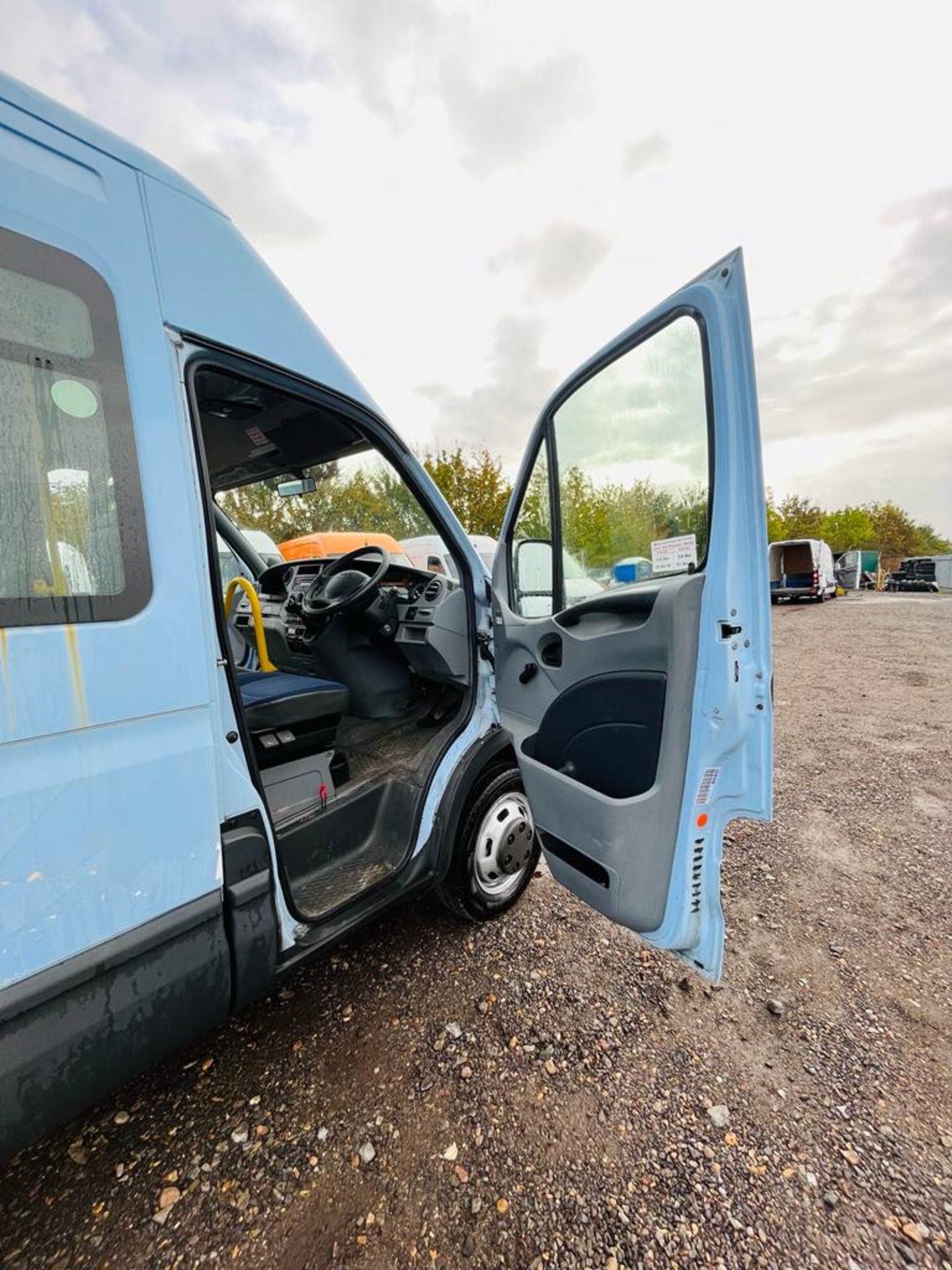 ** ON SALE ** Iveco Daily 2.3 HPI TRW 40C12 115 2009 '09 Reg' Minibus 15 Seats - no vat -Only 34,673 - Image 3 of 29