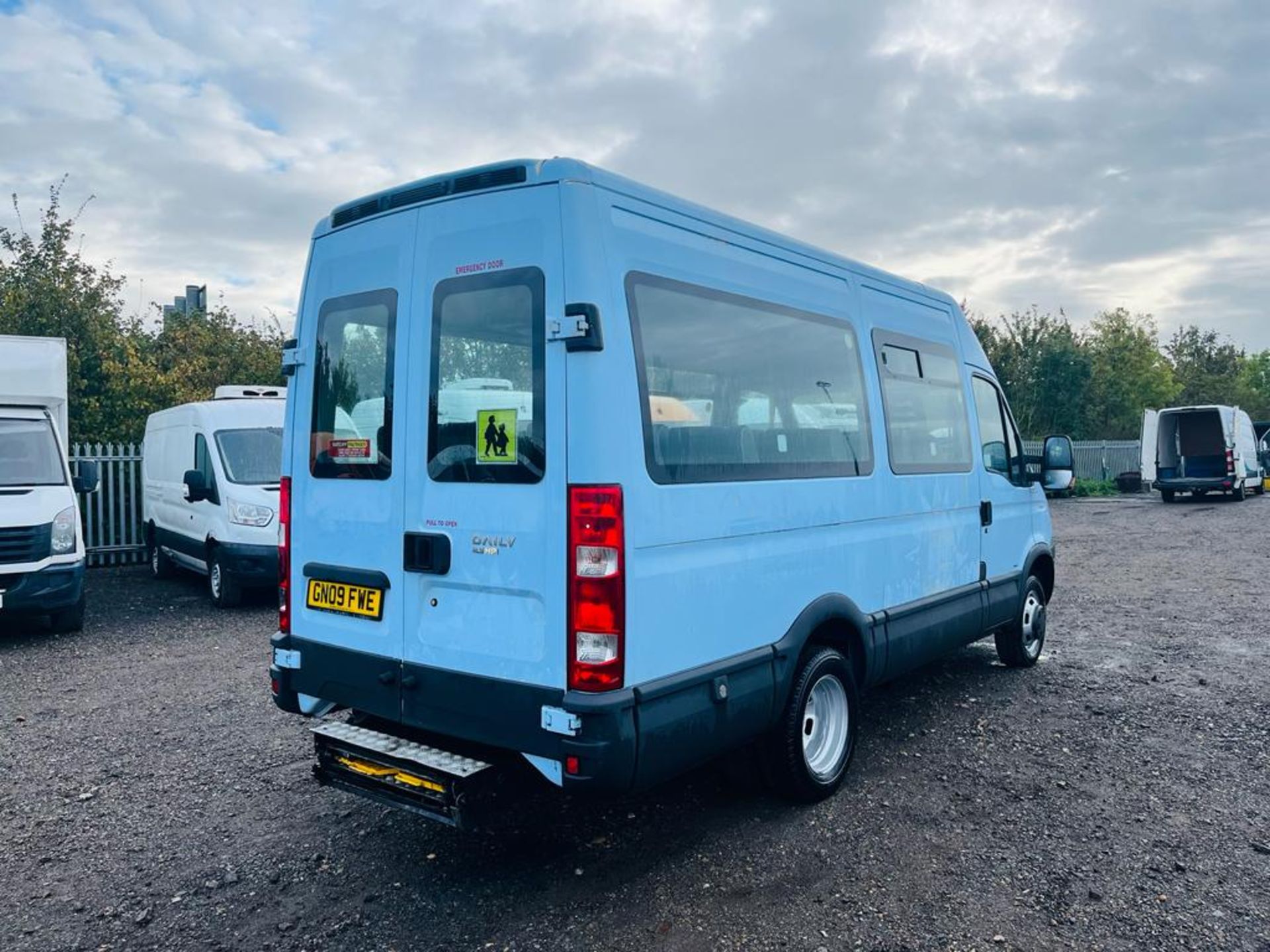 ** ON SALE ** Iveco Daily 2.3 HPI TRW 40C12 115 2009 '09 Reg' Minibus 15 Seats - no vat -Only 34,673 - Image 4 of 29