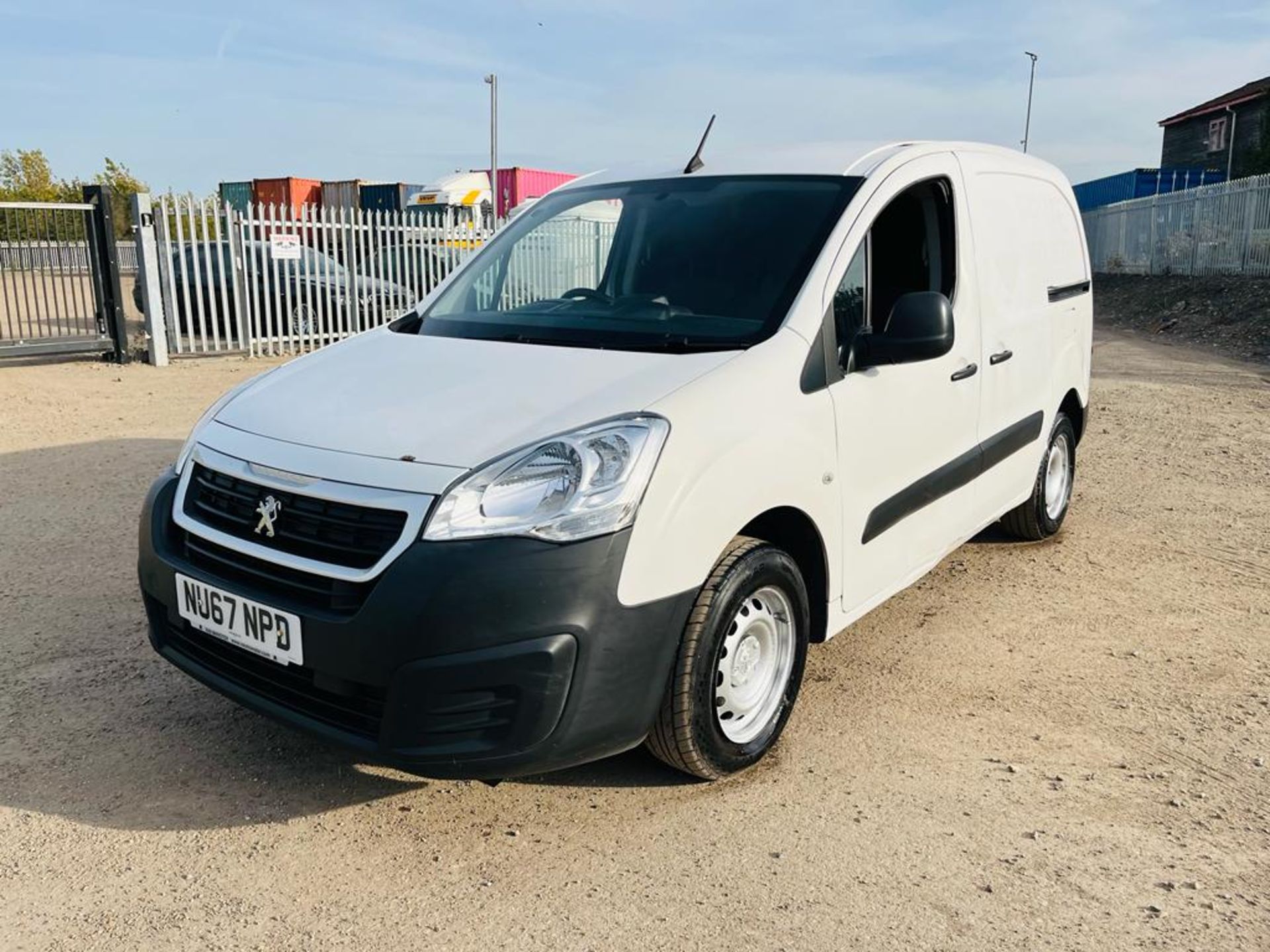 ** ON SALE ** Peugeot Partner L1 1.6 Bluehdi 100 850 Professional Van 2017 (67 Reg) -A/C -Sat Nav - Image 13 of 26