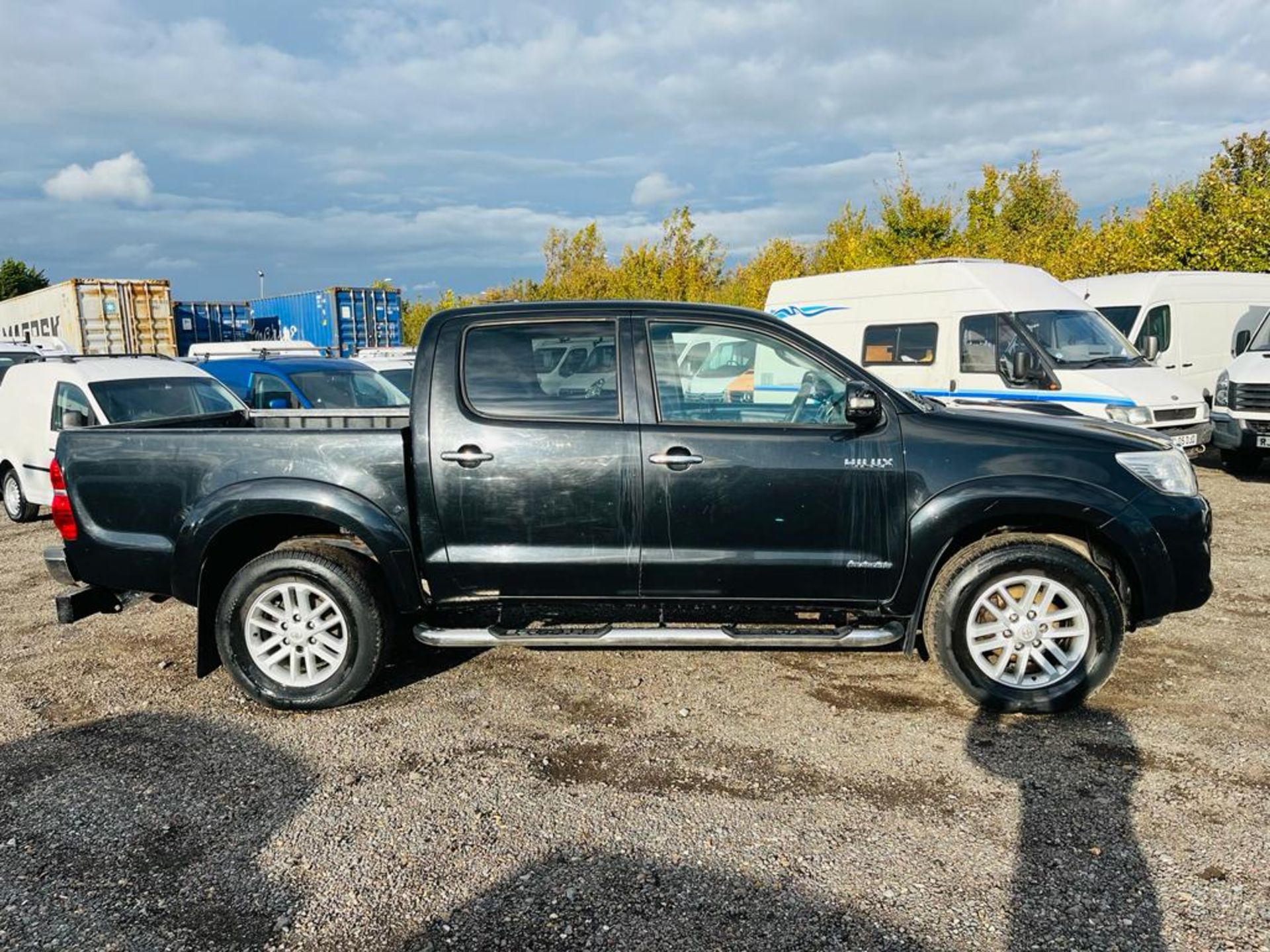 ** ON SALE ** Toyota Hilux 3.0 D-4D 171 Invincible 4WD Crewcab Pickup 2012 "61 Reg" - no vat - Image 2 of 28