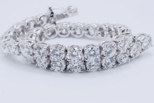 Round Brilliant Cut 18 Carat Diamond Tennis Bracelet D Colour VVS Clarity - 18Kt White Gold - IGI