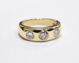 Three Round Brilliant Cut Diamonds 1.00 Carat F-G Colour SI-VS Clarity 18kt Gold Trilogy Ring