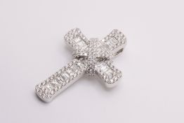 Round Brilliant Cut & baguette Cut Natural Diamond 18kt White gold Cross Pendant VVS- F-G 2.10 Carat