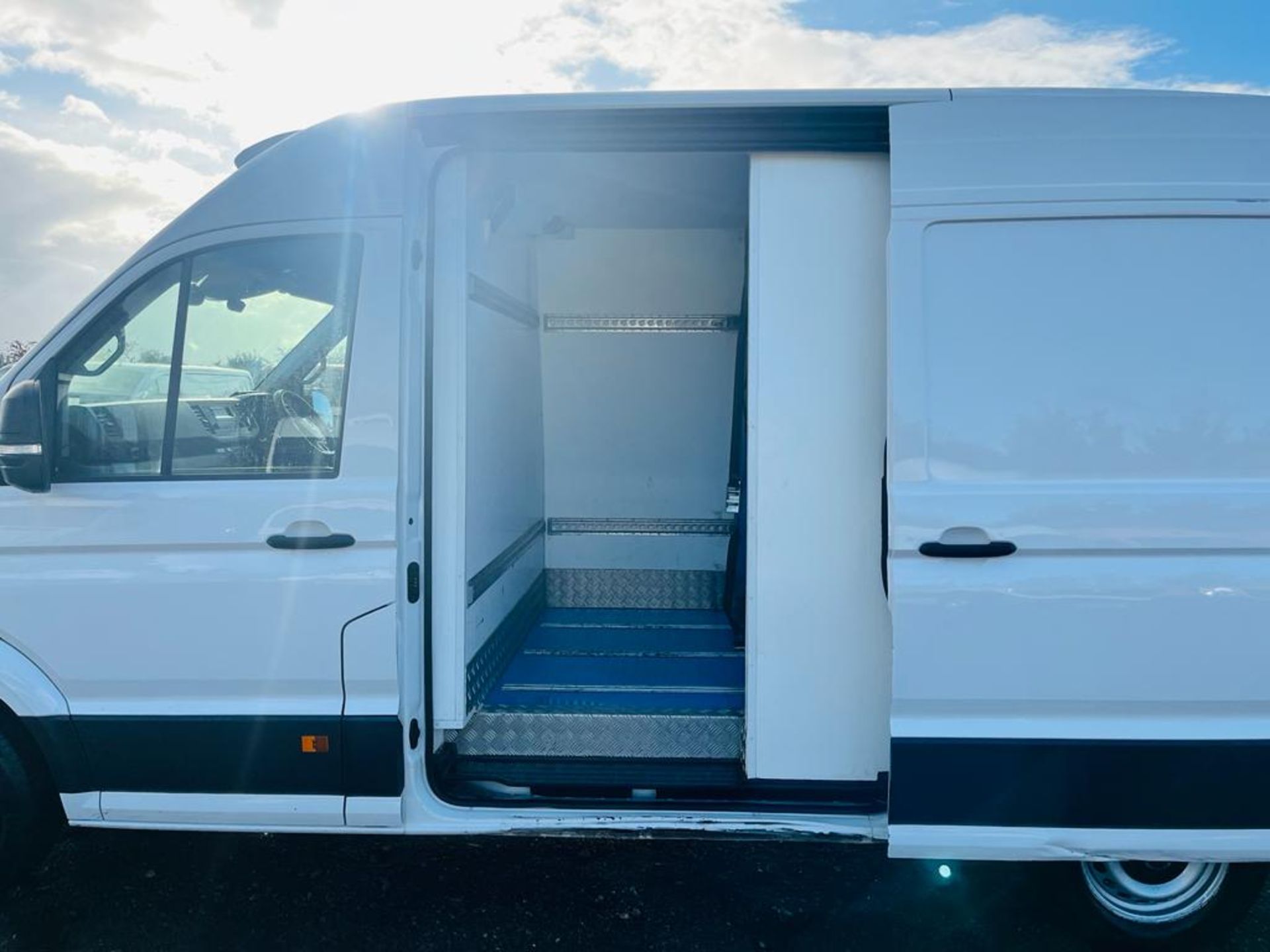 ** ON SALE ** Volkswagen Crafter CR35 Startline TDI 140 2018 "18 Reg" - fridge freezer - Image 22 of 26