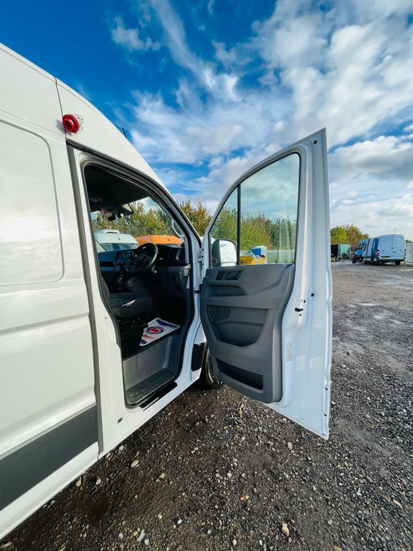 ** ON SALE ** Volkswagen Crafter CR35 Startline TDI 140 2018 "18 Reg" - fridge freezer - Image 3 of 26