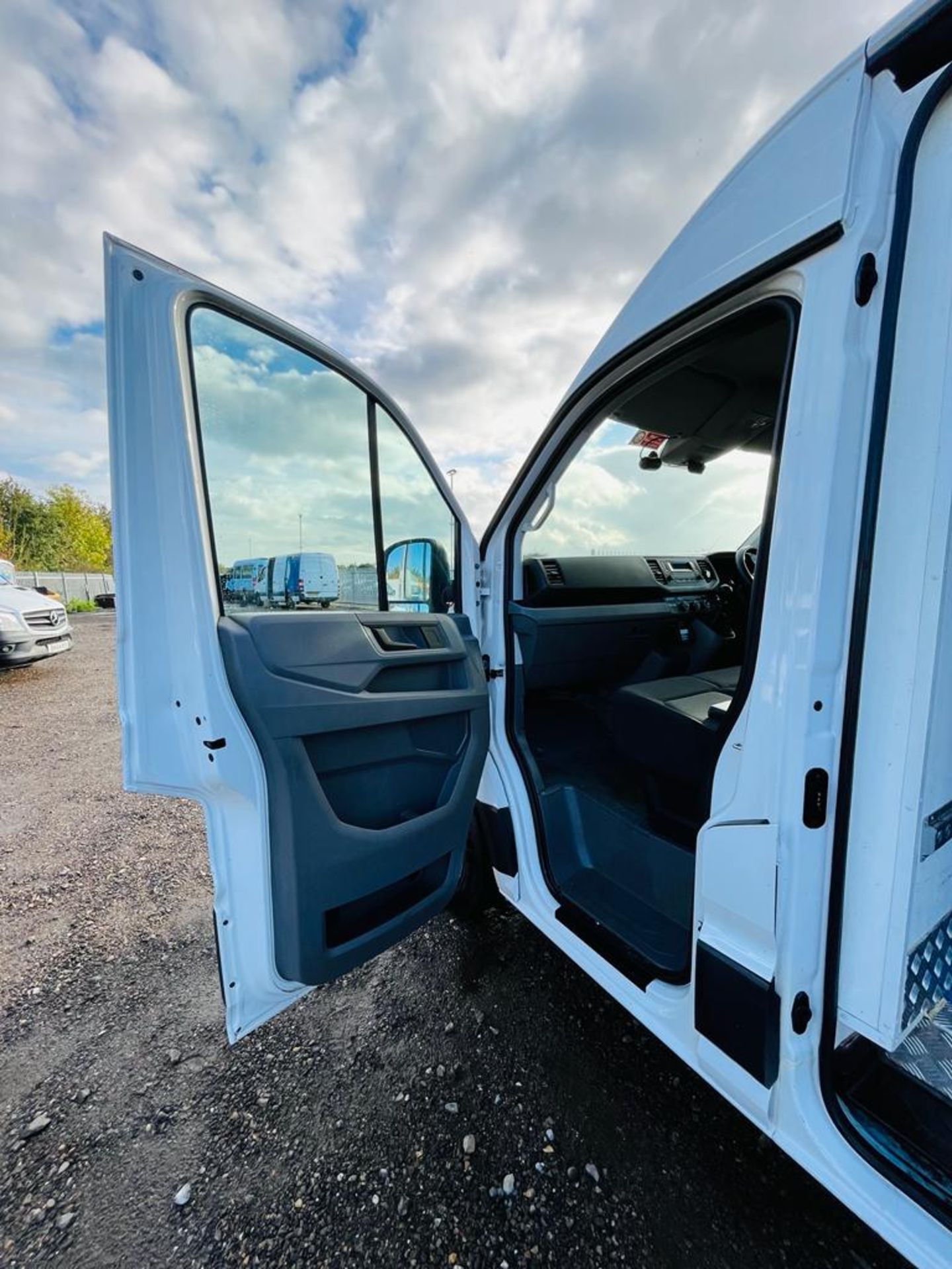 ** ON SALE ** Volkswagen Crafter CR35 Startline TDI 140 2018 "18 Reg" - fridge freezer - Image 9 of 26