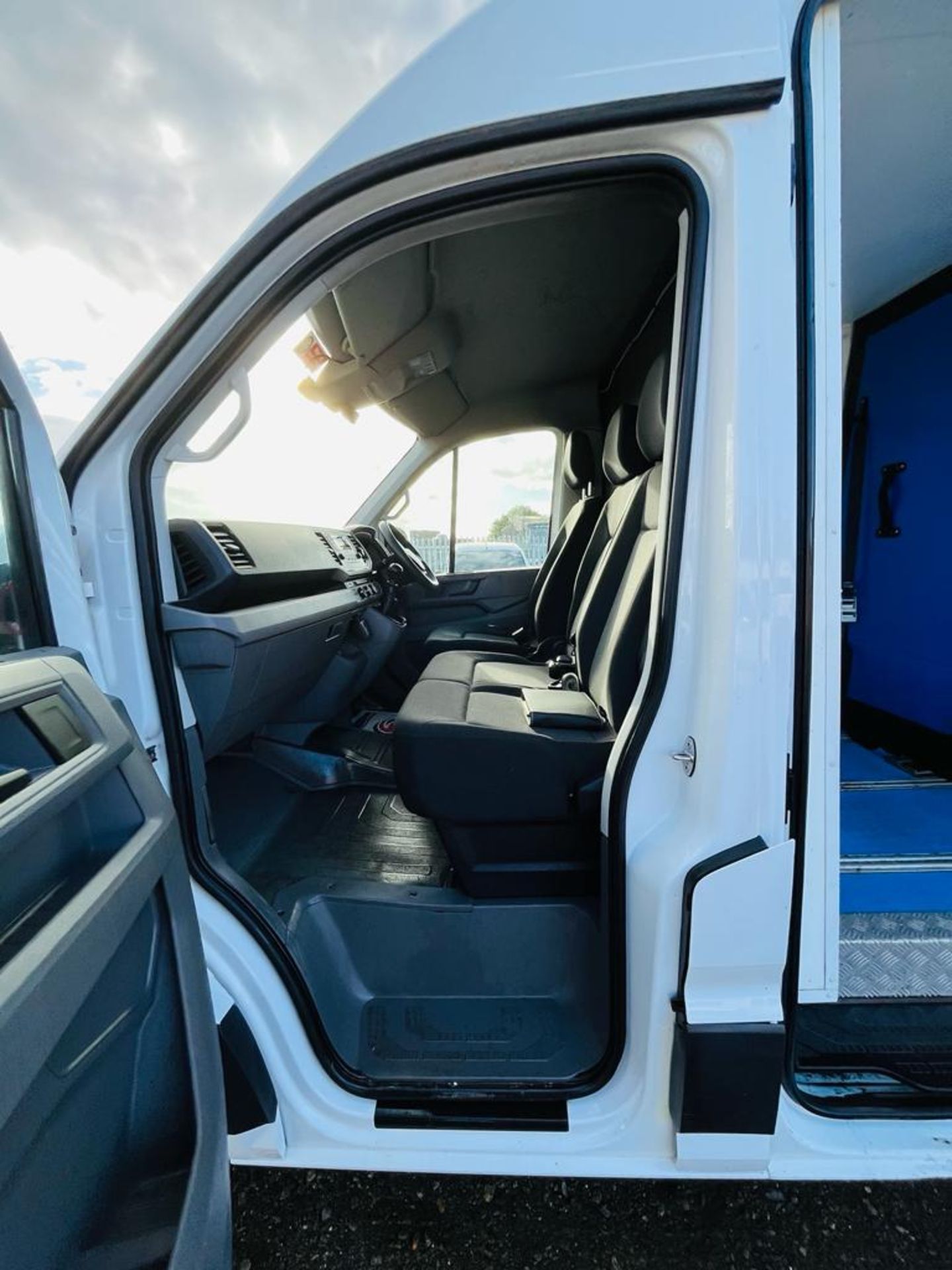 ** ON SALE ** Volkswagen Crafter CR35 Startline TDI 140 2018 "18 Reg" - fridge freezer - Image 19 of 26