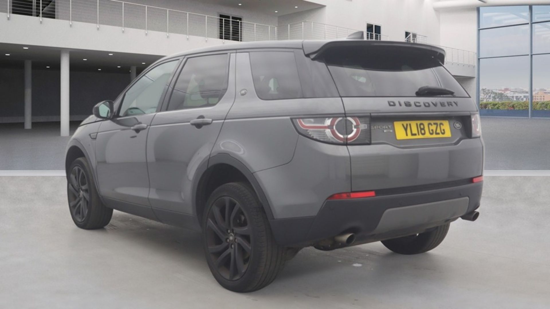 ** ON SALE ** Land Rover Discovery Sport HSE Black Edition 2.0 TD4 180 2018 '18 Reg' Sat Nav - Image 5 of 9