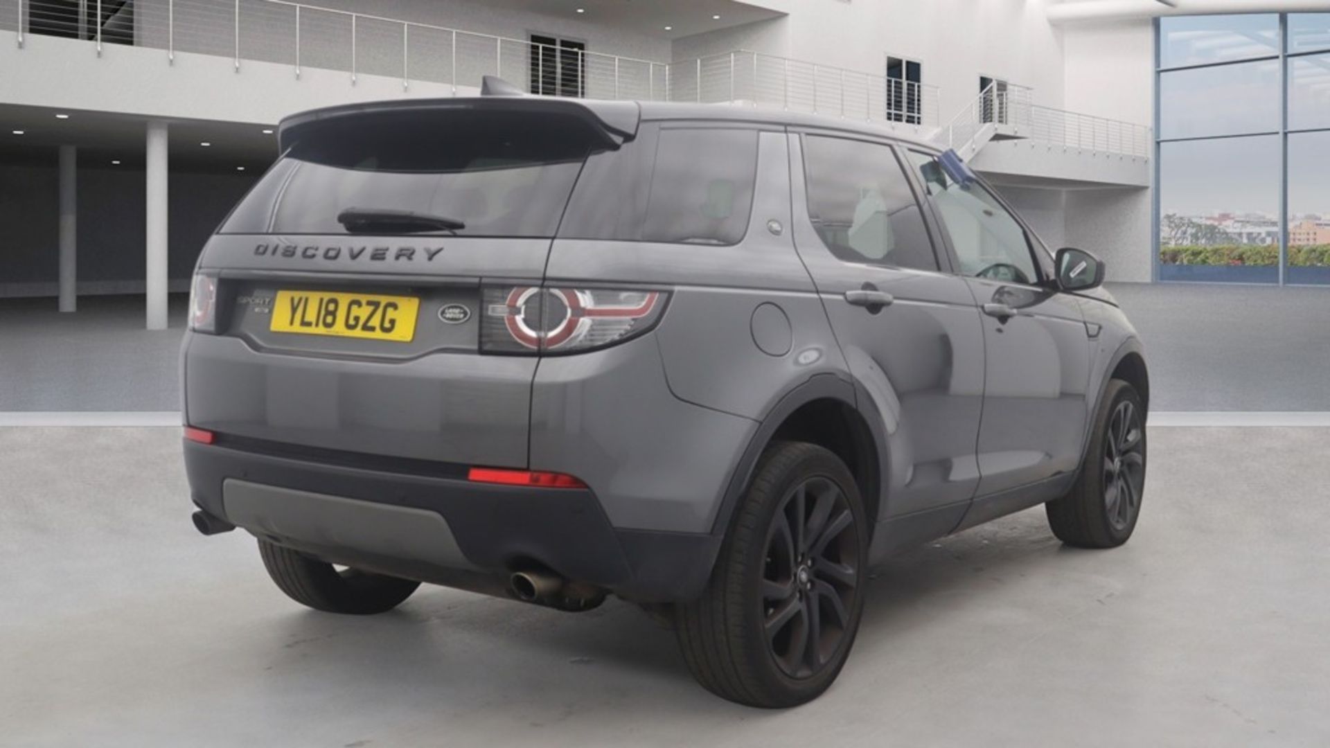 ** ON SALE ** Land Rover Discovery Sport HSE Black Edition 2.0 TD4 180 2018 '18 Reg' Sat Nav - Image 3 of 9