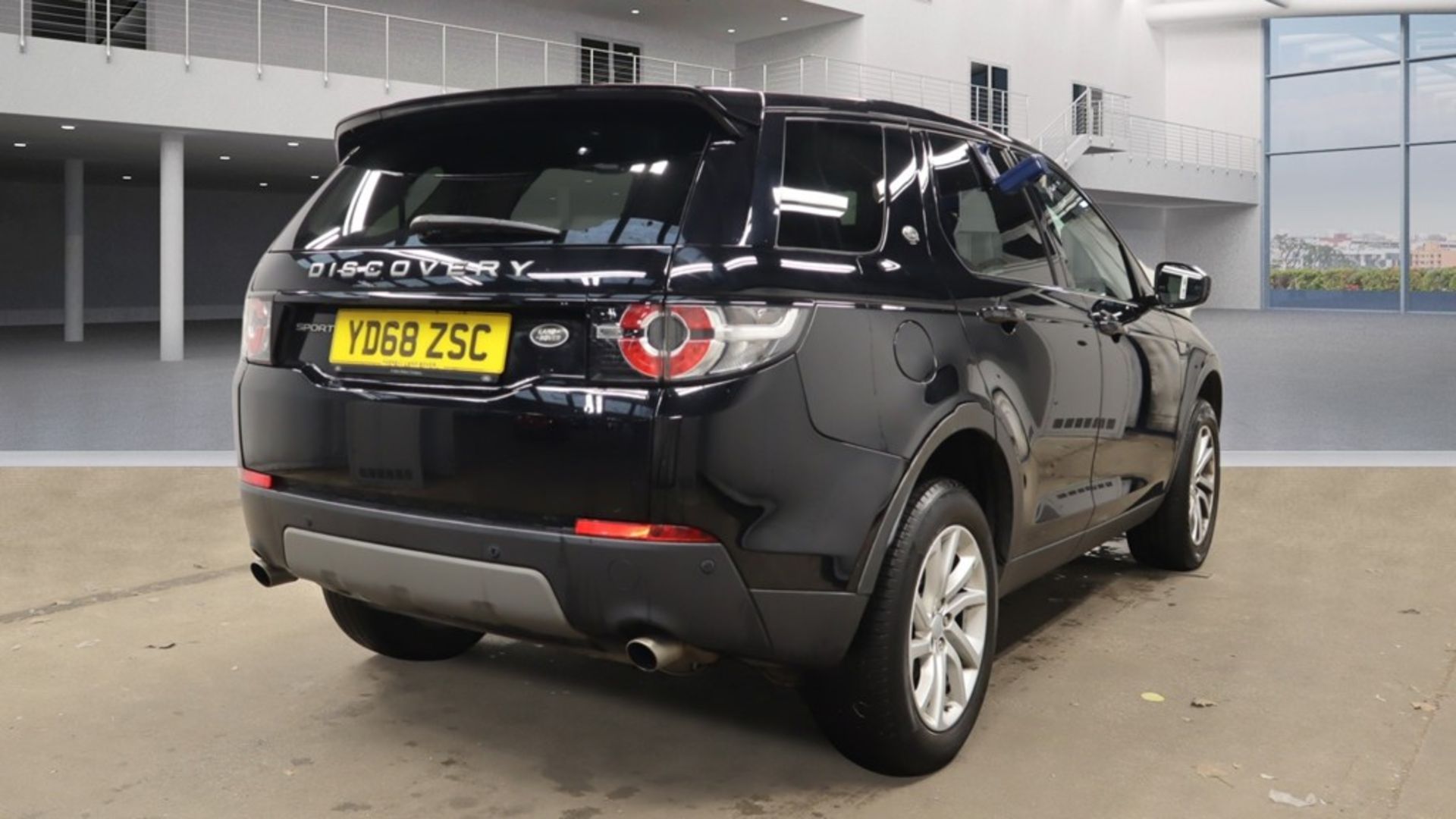 ** ON SALE ** Land Rover Discovery Sport SE Tech 2.0 TD4 2019 '68 Reg' Sat Nav - Only 48459 Miles - Image 5 of 9