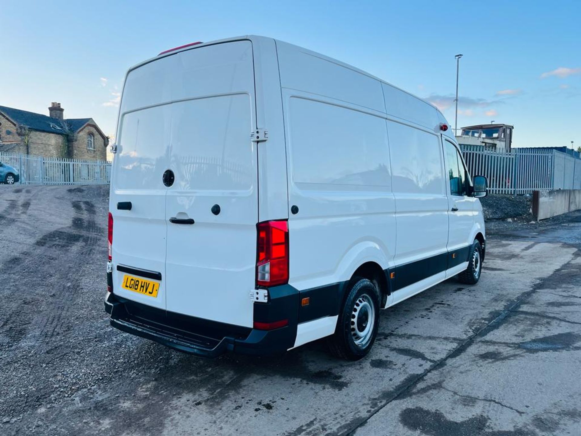 ** ON SALE ** Volkswagen Crafter CR35 Startline TDI 140 2018 "18 Reg"-fridge freezer- ULEZ Compliant - Image 13 of 27