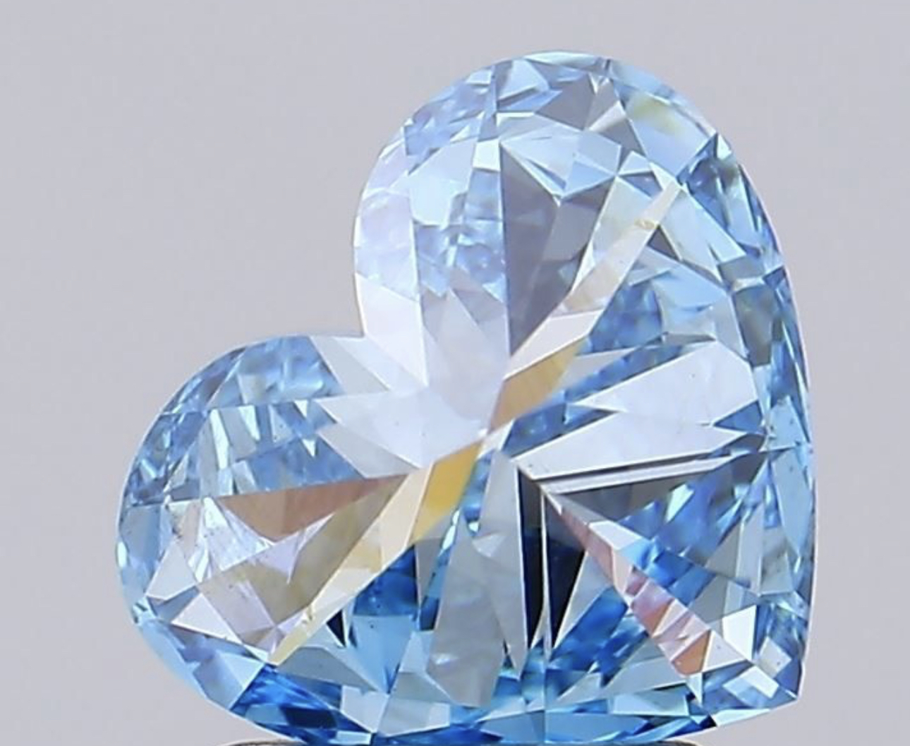 Heart Cut Diamond Fancy Blue Colour VS2 Clarity 1.80 Carat EX EX - LG595384980 - IGI - Image 4 of 7