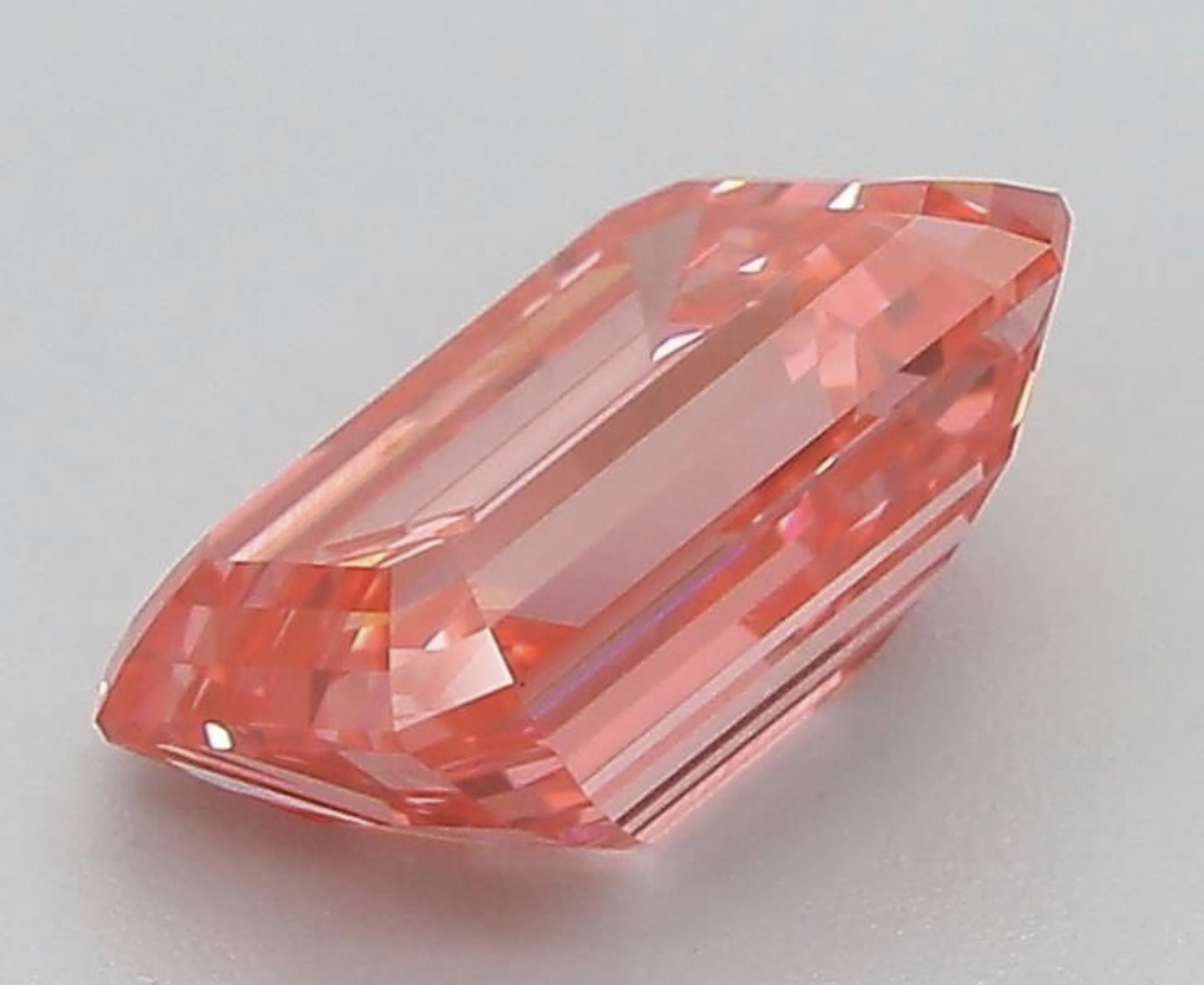 Emerald Cut Diamond Fancy Vivid Pink Colour VS1 Clarity 2.07 Carat VG VG - LG582382750 - IGI - Image 5 of 8