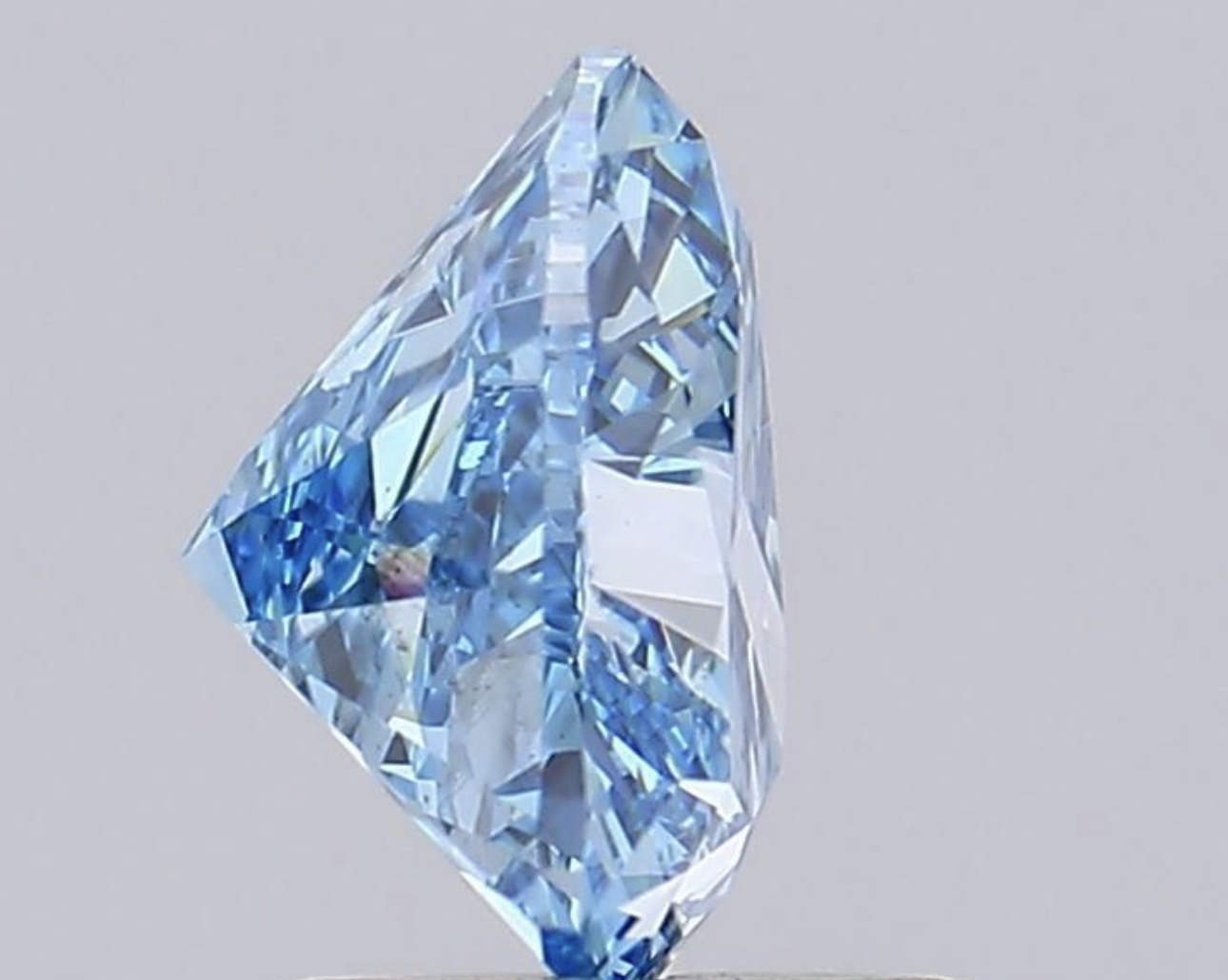 Heart Cut Diamond Fancy Blue Colour VS2 Clarity 1.80 Carat EX EX - LG595384980 - IGI - Image 5 of 7