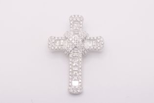 Round Brilliant Cut & baguette Cut Natural Diamond 18kt White gold Cross Pendant VVS- F-G 2.10 Carat