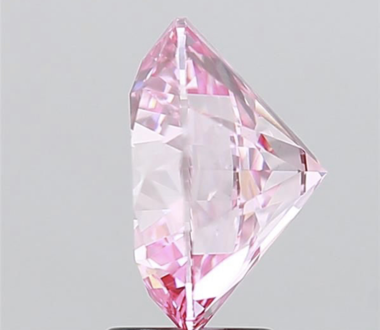 Round Brilliant Cut Diamond Fancy Pink Colour VS1 Clarity 4.21 Carat ID EX EX -LG591359939 - IGI - Image 3 of 8