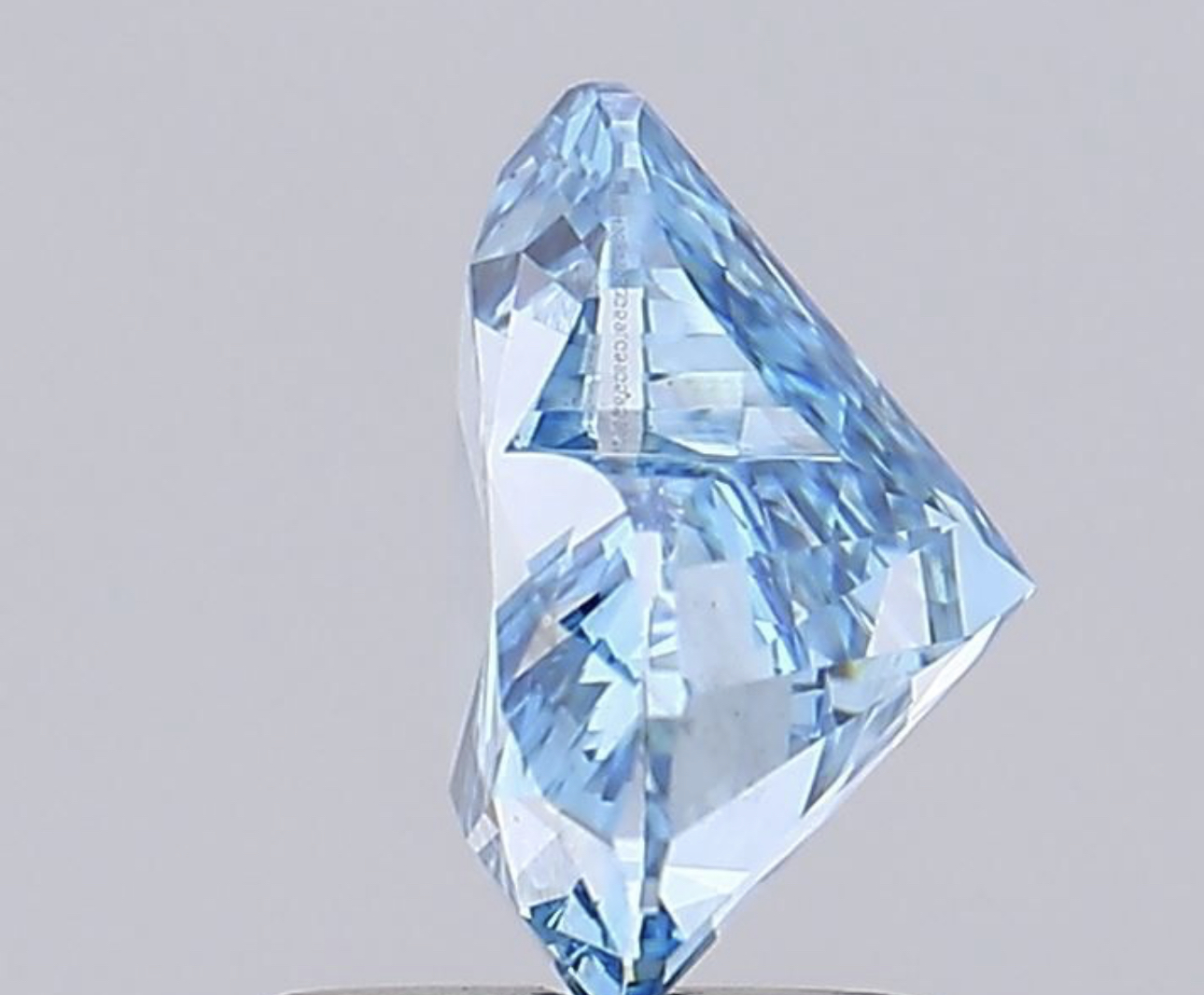 Heart Cut Diamond Fancy Blue Colour VS2 Clarity 1.80 Carat EX EX - LG595384980 - IGI - Image 3 of 7