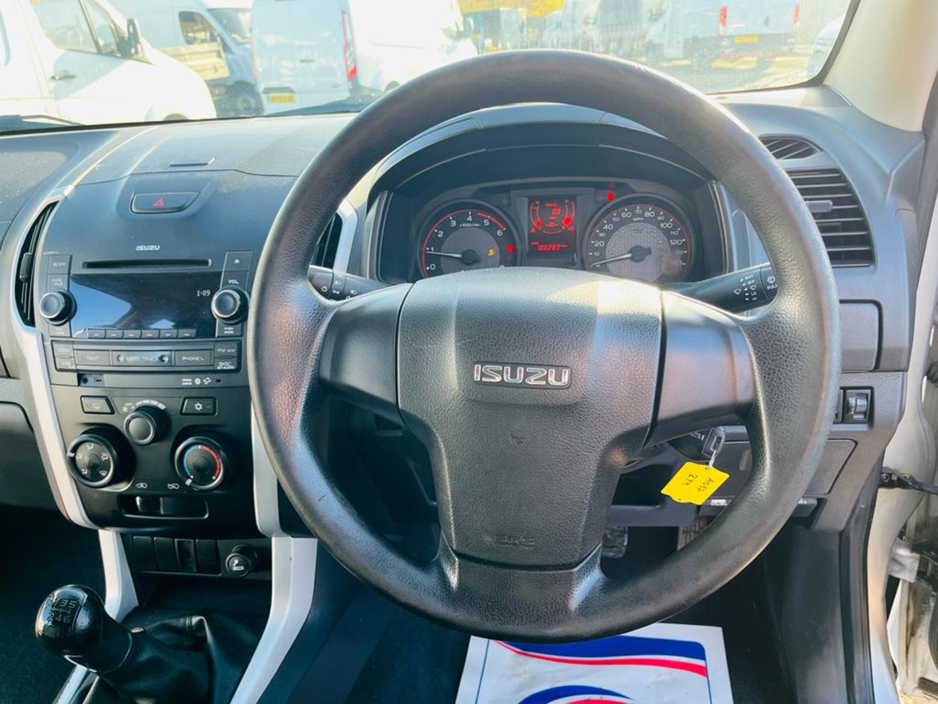 ** ON SALE ** Isuzu D-Max 1.9 TD 160 Eiger 4WD CrewCab Pickup 2018 '67 Reg' A/C - ULEZ Compliant - Image 23 of 32