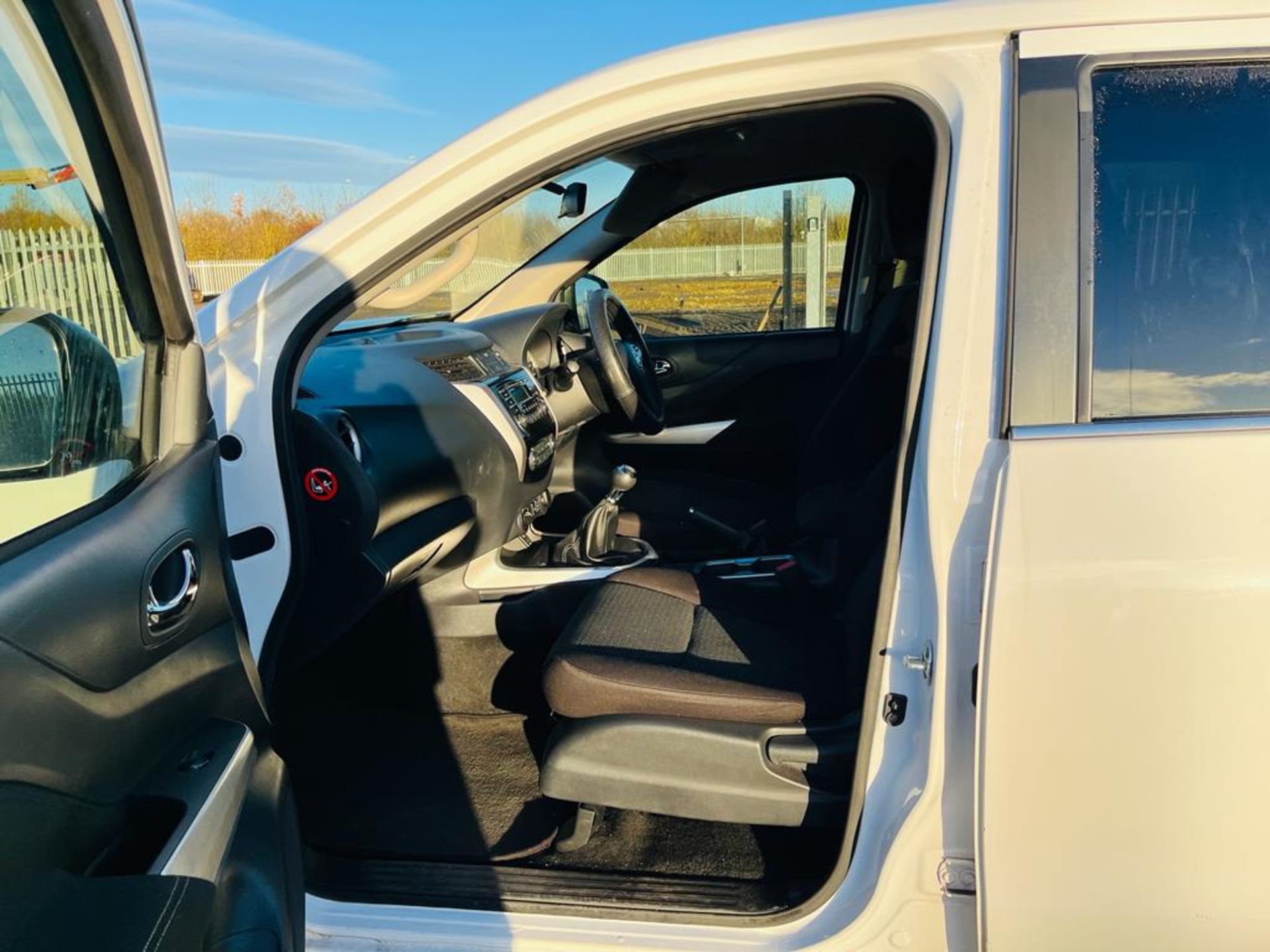 Nissan Navara 2.3 DCI 163 Acenta CrewCab 4WD Pickup 2019 '19 Reg' ULEZ Compliant - Image 20 of 33