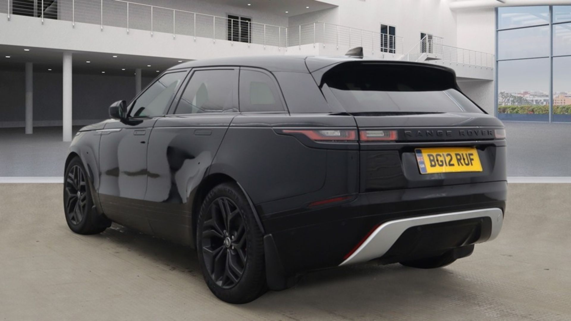 ** ON SALE ** Range Rover Velar 2.0 D240 SE 4WD 2017 '17 Reg' Sat Nav - A/C - Panoramic Roof - Image 3 of 8