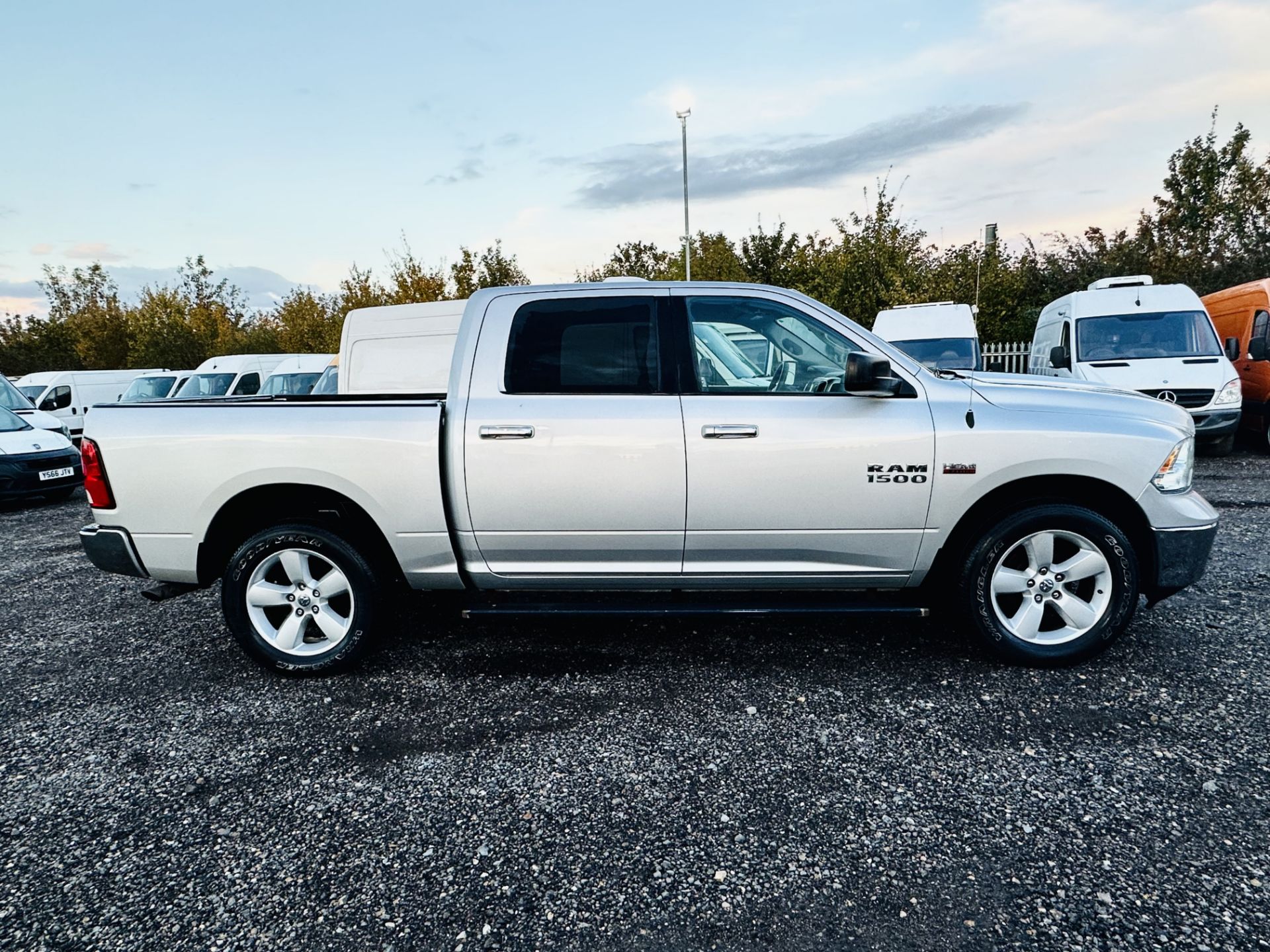 Dodge Ram 1500 5.7L HEMI V8 Crew Cab SLT 4WD '' 2017 Year '' A/C - Fresh Import - Image 10 of 32