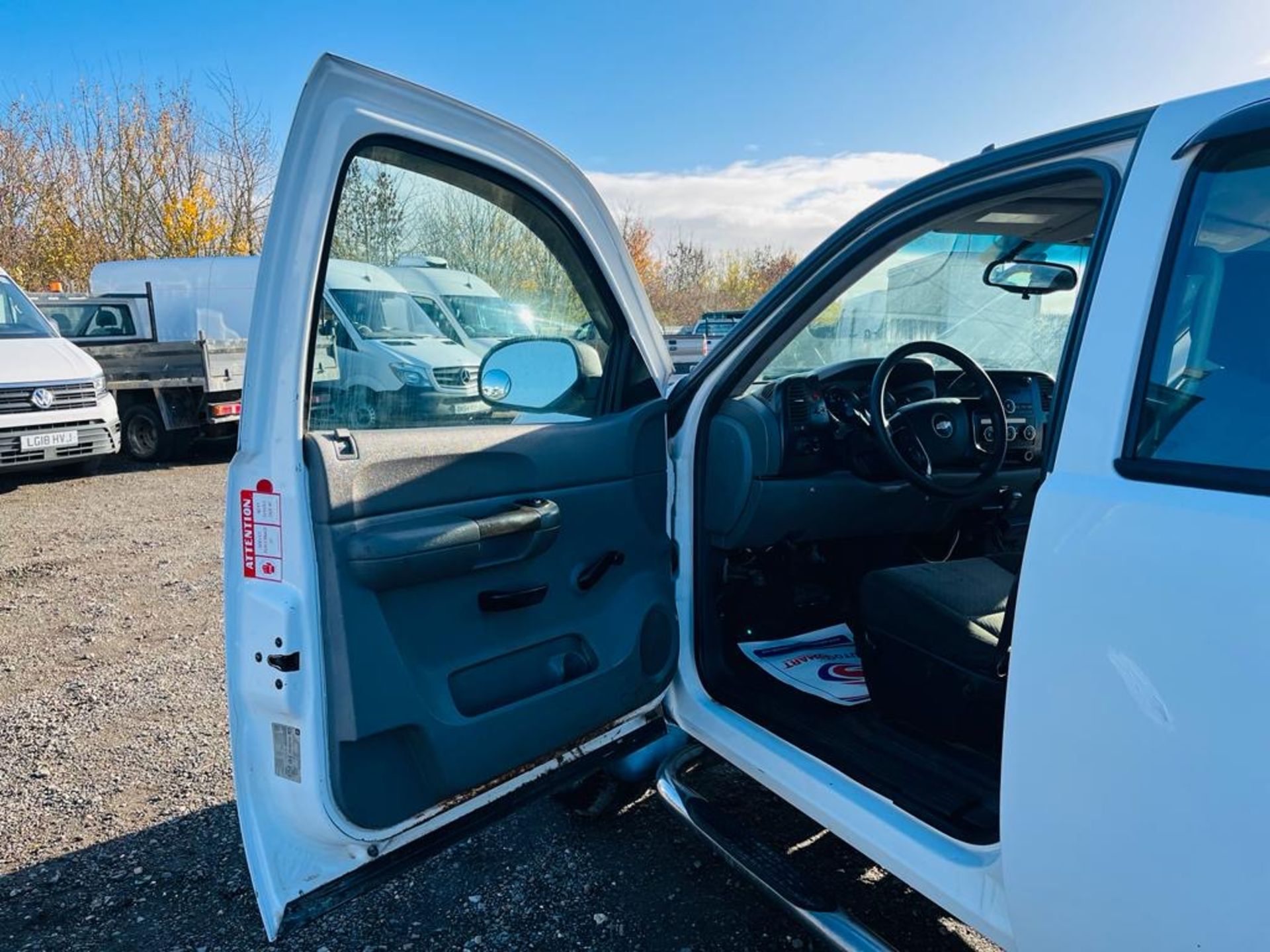 Chevrolet Silverado 3500 HD CrewCab 6.0L V8 '2008 Year' A/C - Fresh Import - Twin Rear Axle - Image 15 of 32