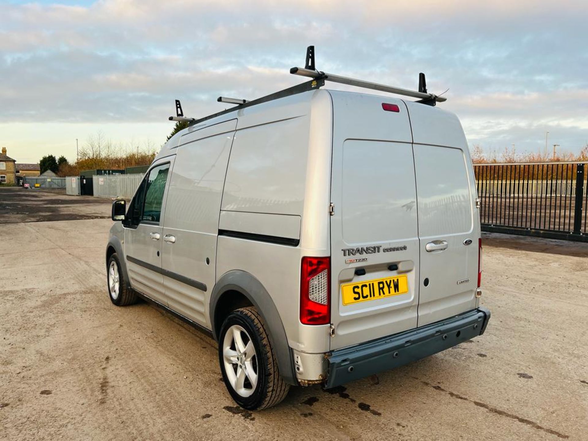 Ford Transit Connect 1.8 TDCI 110 230 LWB Limited 2011 '11 Reg' Parking Sensors - Panel Van - Image 8 of 29