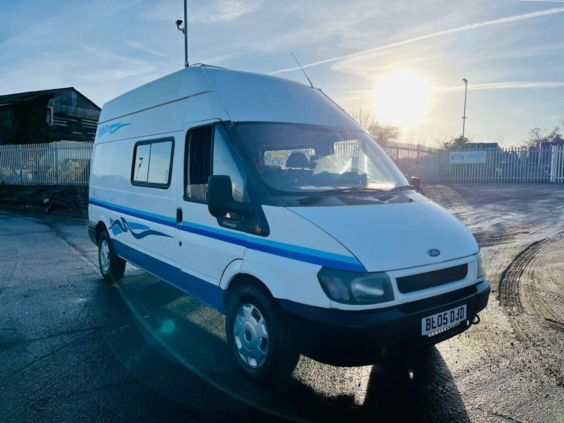 ** ON SALE ** Ford Transit 2.0 TDI L3 H3 Camper 2005 '05 Reg' Long Wheel base - Rear Bed