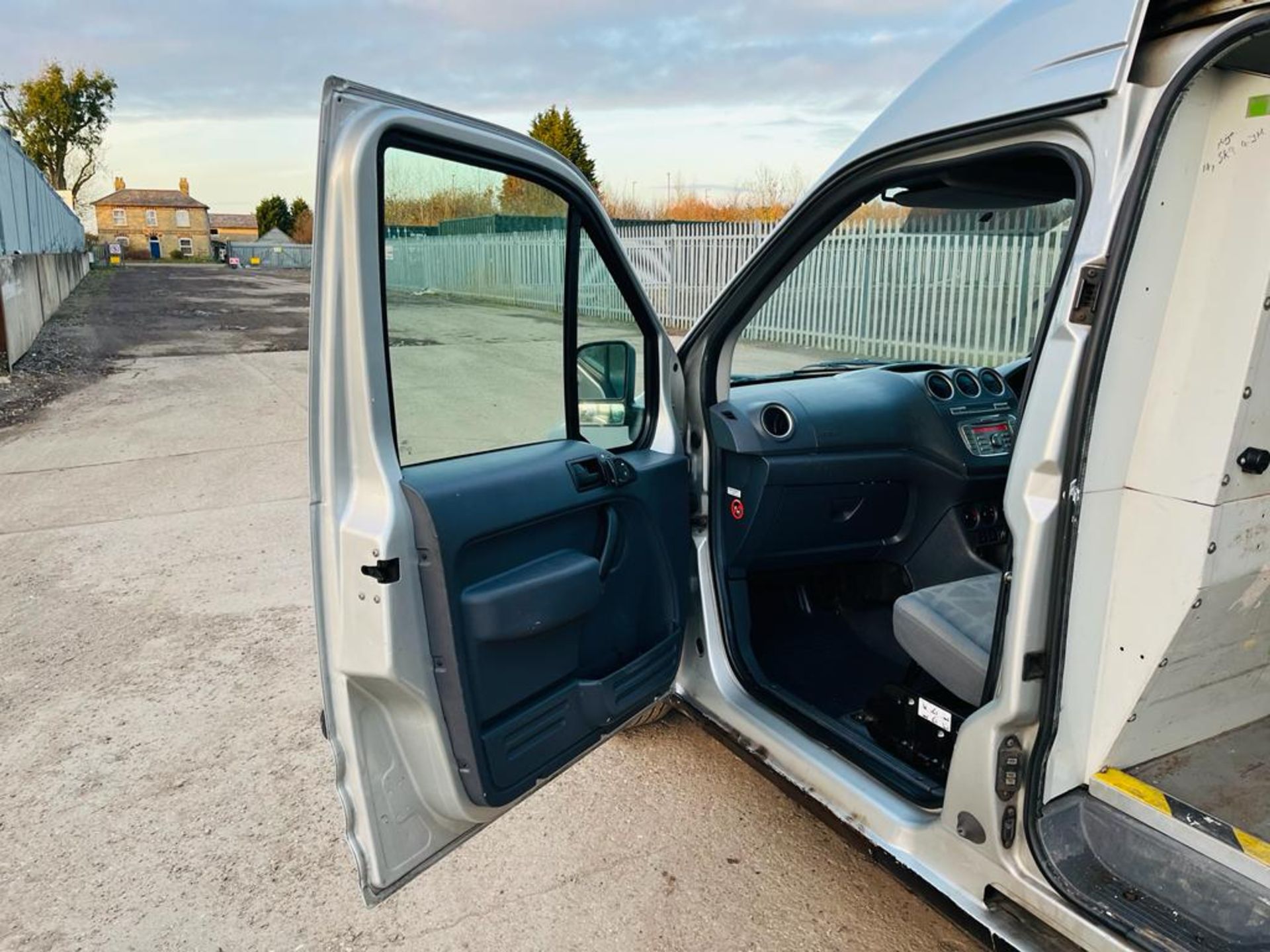 Ford Transit Connect 1.8 TDCI 110 230 LWB Limited 2011 '11 Reg' Parking Sensors - Panel Van - Image 23 of 29