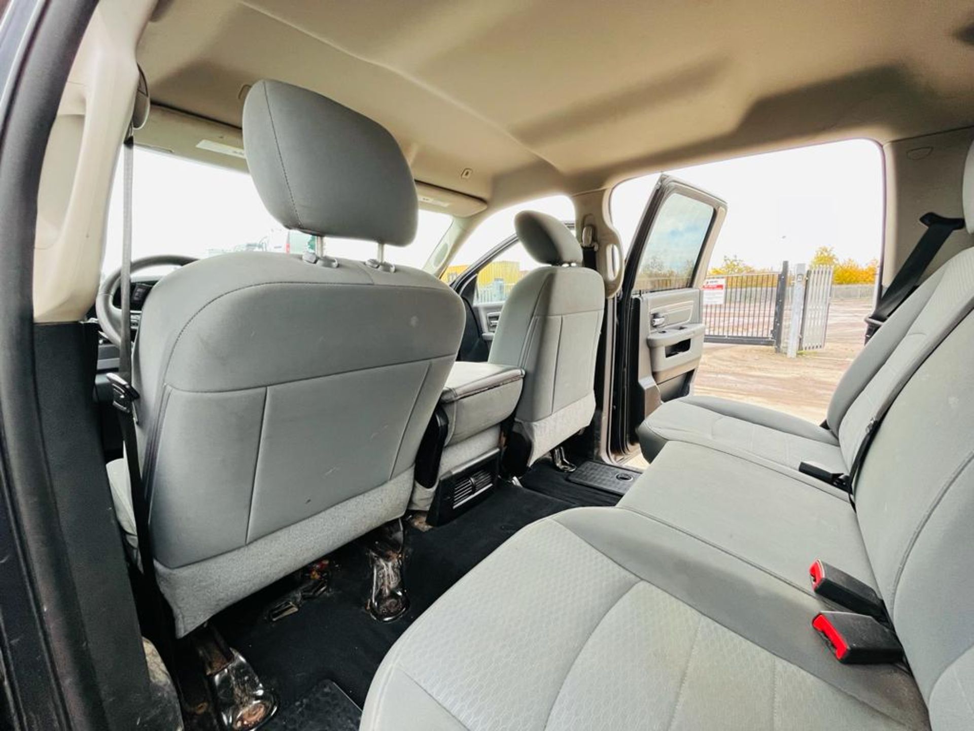 Dodge Ram 5.7 Hemi 1500 SLT 4WD Crew Cab ' 2018 Year' A/C - Fresh Import - ULEZ Compliant - Image 24 of 31