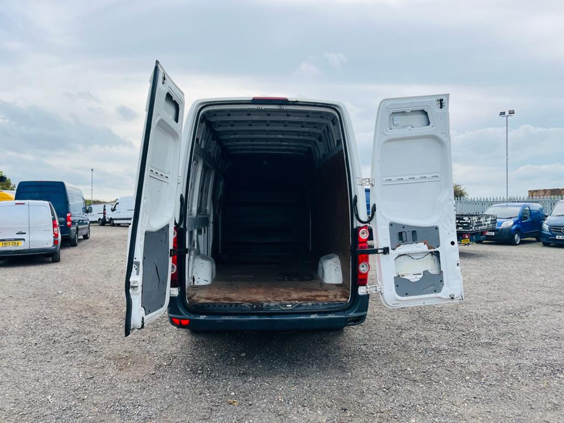 Volkswagon Crafter Startline Tdi 136 L3 H2 2015 (65 Reg) - Bluetooth Handsfree - Long Wheel Base - Image 10 of 27