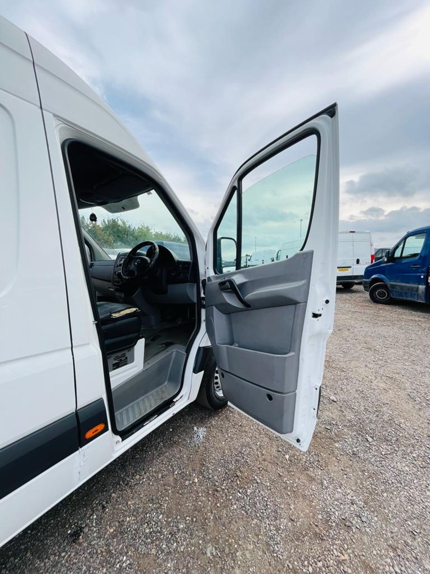 Volkswagon Crafter Startline Tdi 136 L3 H2 2015 (65 Reg) - Bluetooth Handsfree - Long Wheel Base - Image 15 of 27