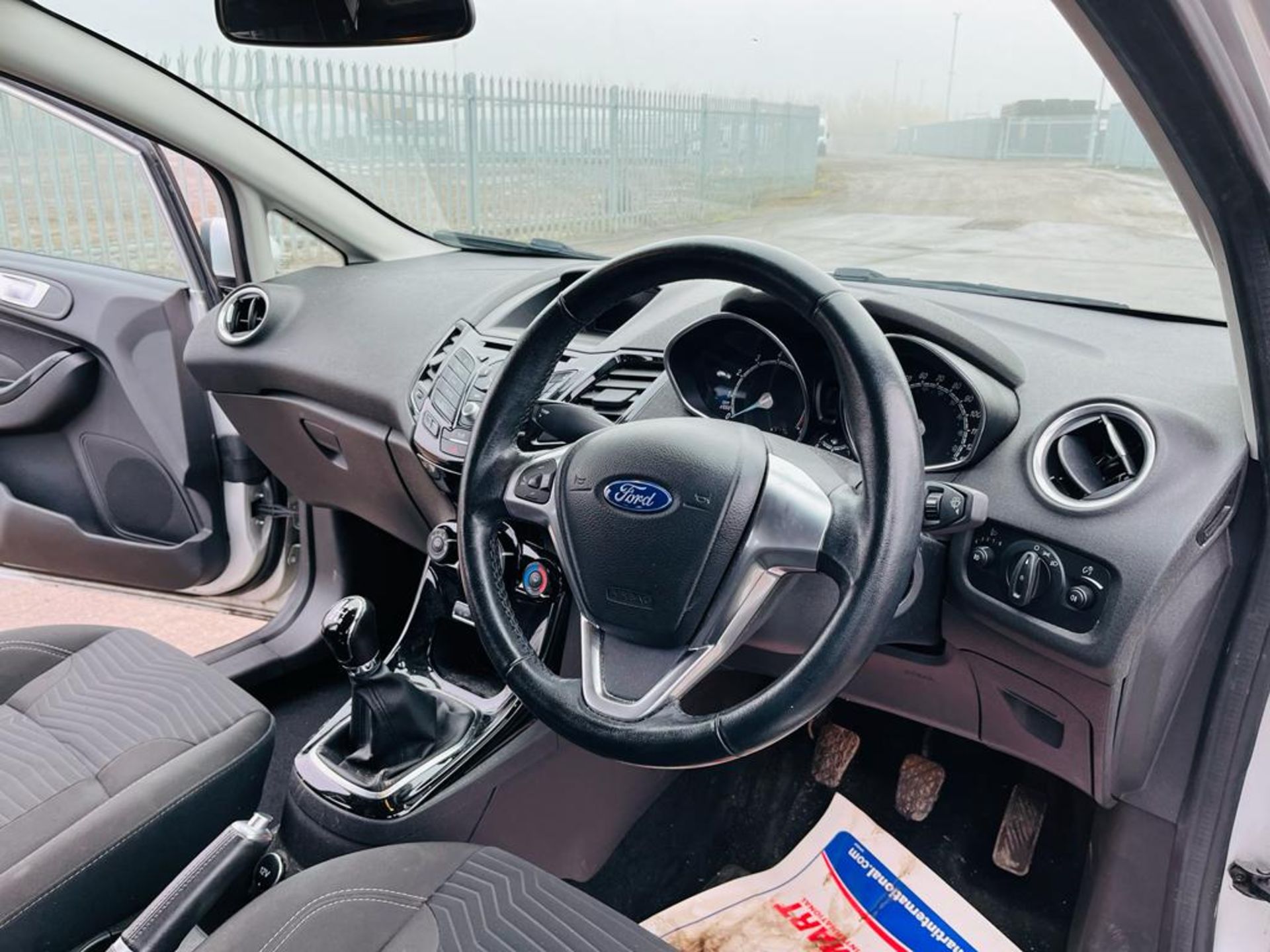 ** ON SALE ** Ford Fiesta 1.0 T EcoBoost Zetec Turbo 2017 '17 Reg' A/C - ULEZ Compliant - Image 14 of 32