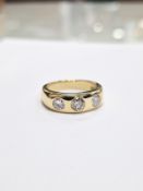 Three Round Brilliant Cut Diamonds 1.00 Carat F-G Colour SI-VS Clarity 18kt Gold Trilogy Ring