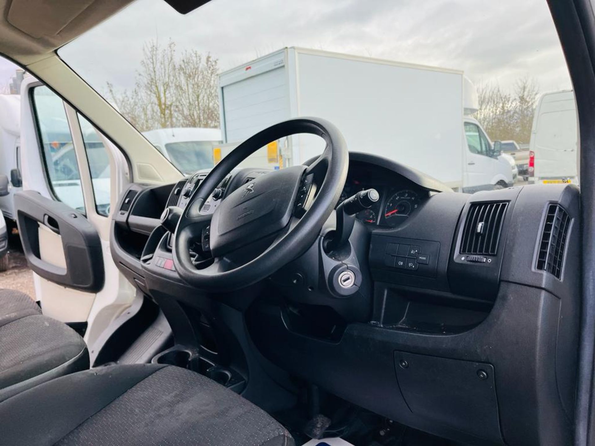 ** ON SALE ** Peugeot Boxer 2.0 BlueHDI 130 L4 H2 Professional 2019 '19 Reg' Sat Nav - A/C - Image 18 of 25