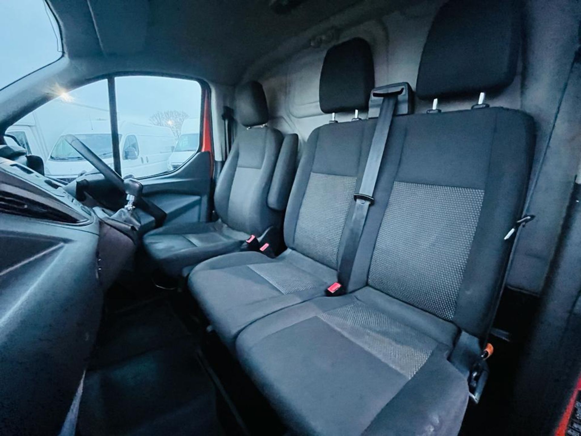 Ford Transit Custom 2.2 TDCI 100 290 LWB H3 2015 '65 Reg' Panel Van - Van Vault - Image 28 of 30