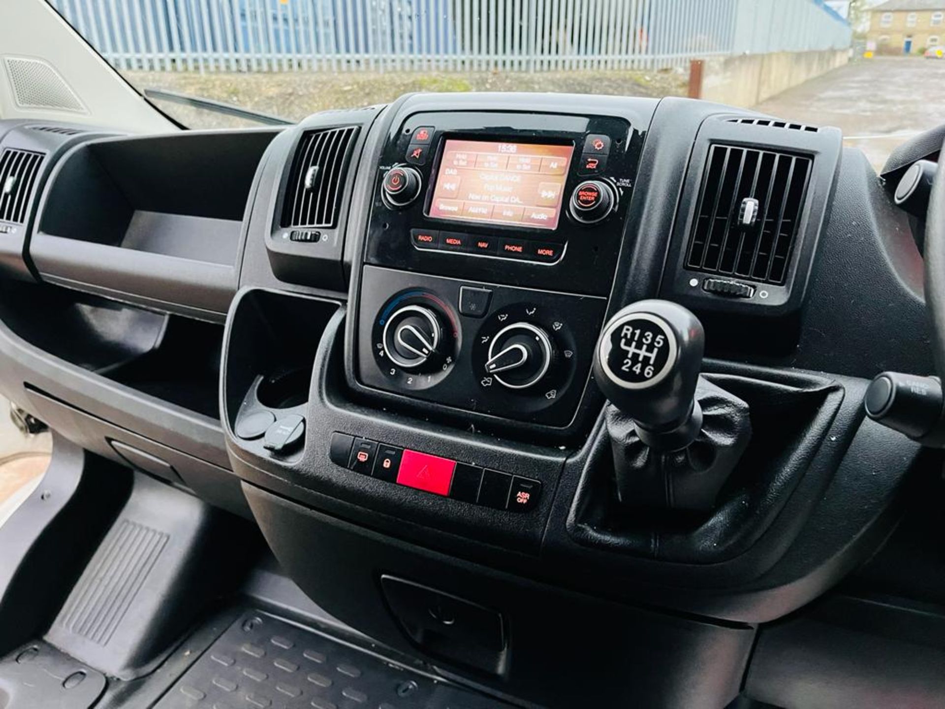 ** ON SALE ** Peugeot Boxer 2.2 BlueHDI 140 L3 H2 Professional 335 2019 '69 Reg' Sat Nav - A/C - Image 21 of 28