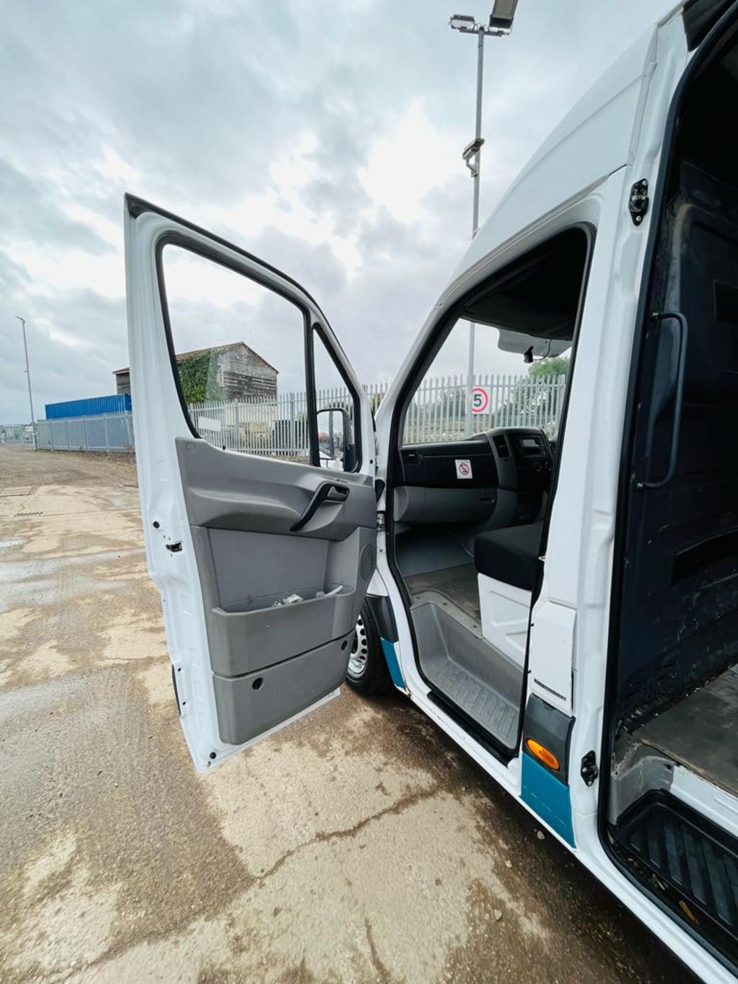 Mercedes-Benz Sprinter 313 2.1 CDI 3.5T LWB H/R 2014 '64 Reg' - Parking Sensors - Bluetooth Media - Image 22 of 27