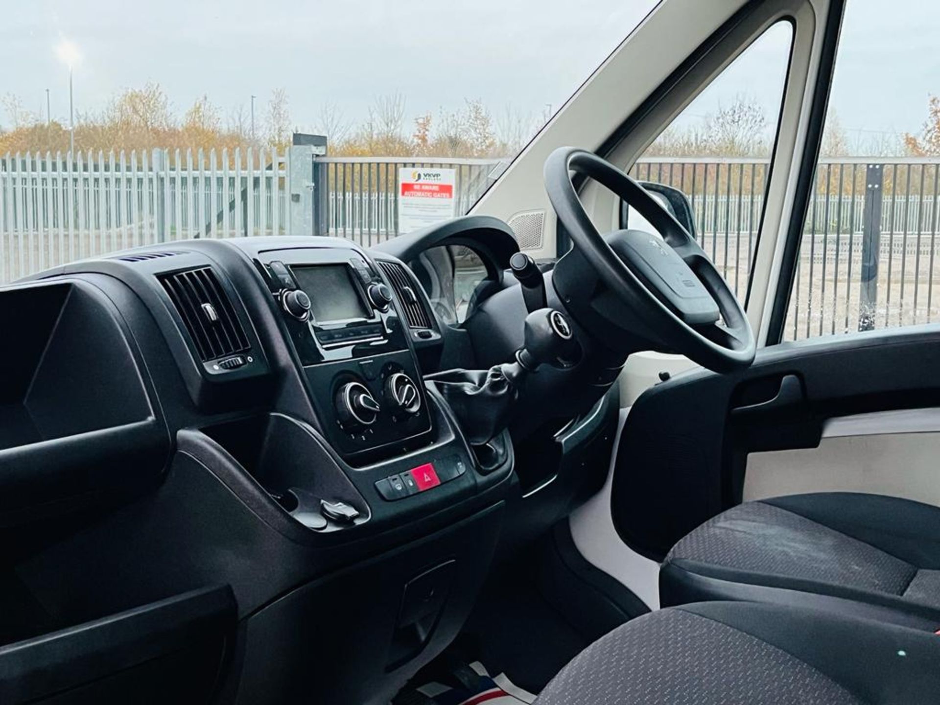 ** ON SALE ** Peugeot Boxer 2.2 BlueHDI 140 L3 H2 Professional 335 2019 '69 Reg' Sat Nav - A/C - Image 24 of 28