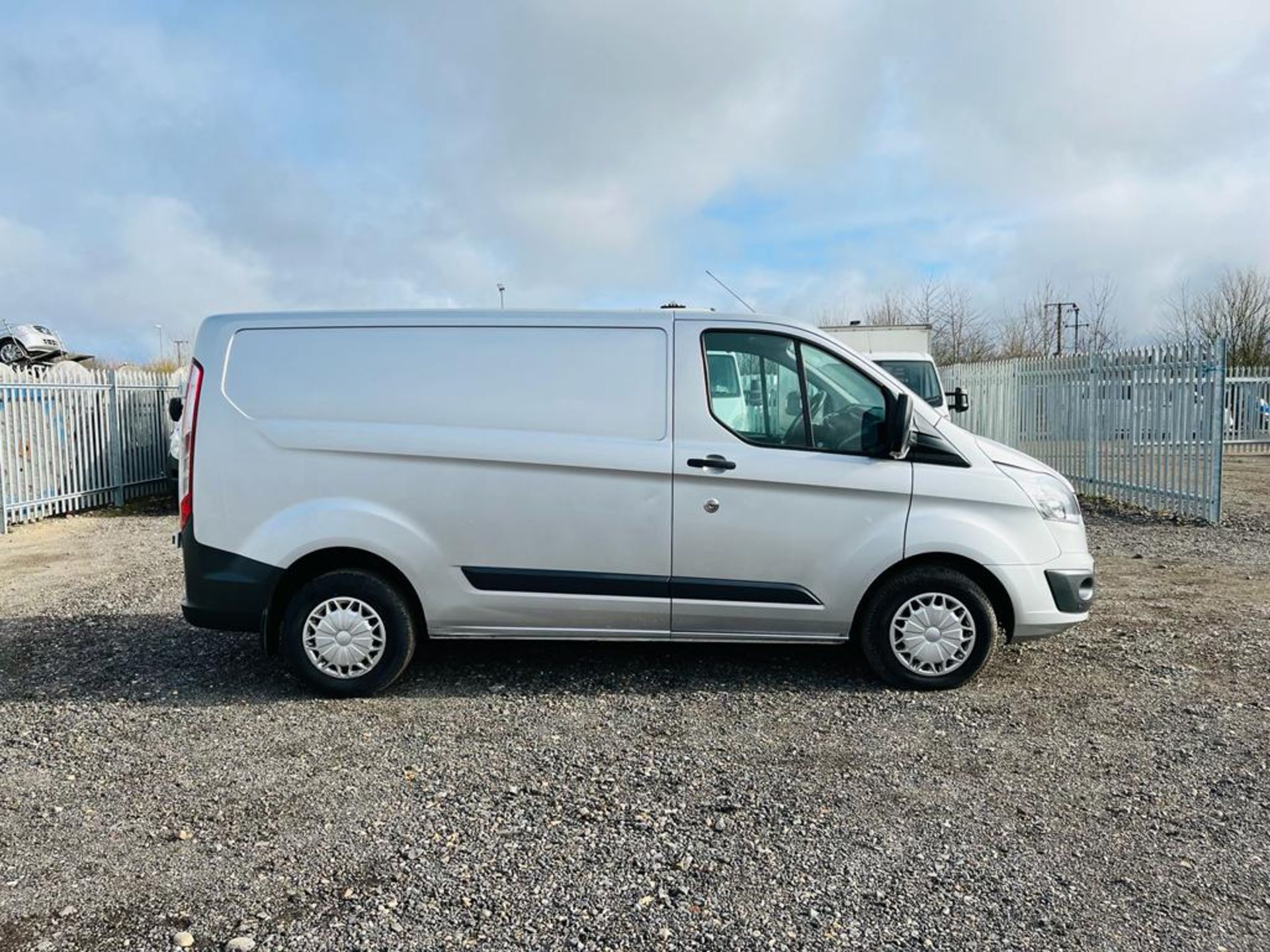 Ford Transit Custom 2.2 TDCI Trend E-Tech 2015 '15 Reg' - Panel Van - Image 10 of 22