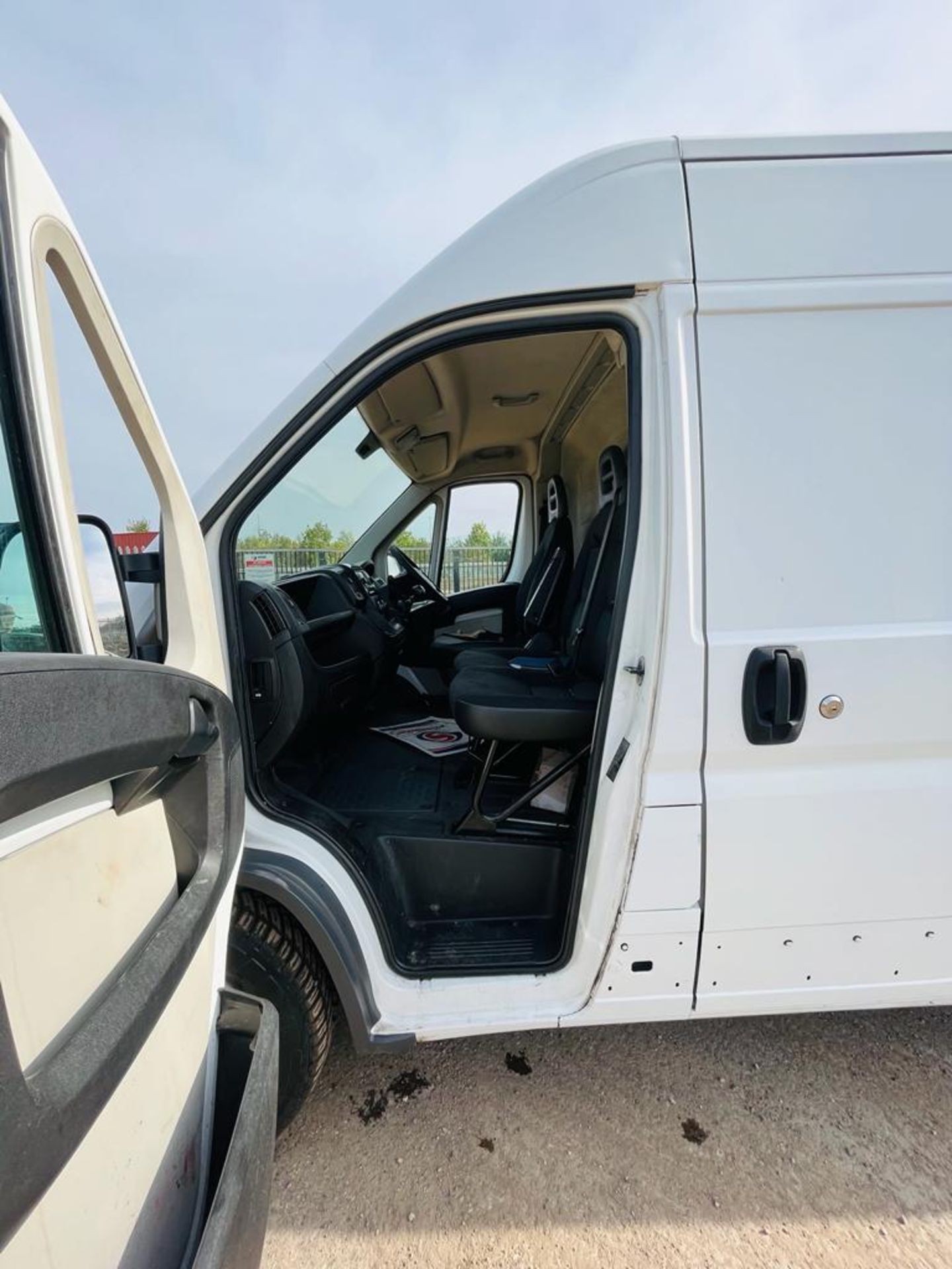 **ON SALE ** Peugeot Boxer 435 2.2 HDI L4 Professional 2016 '16 Reg' - Extra Long Wheel Base - Image 17 of 21