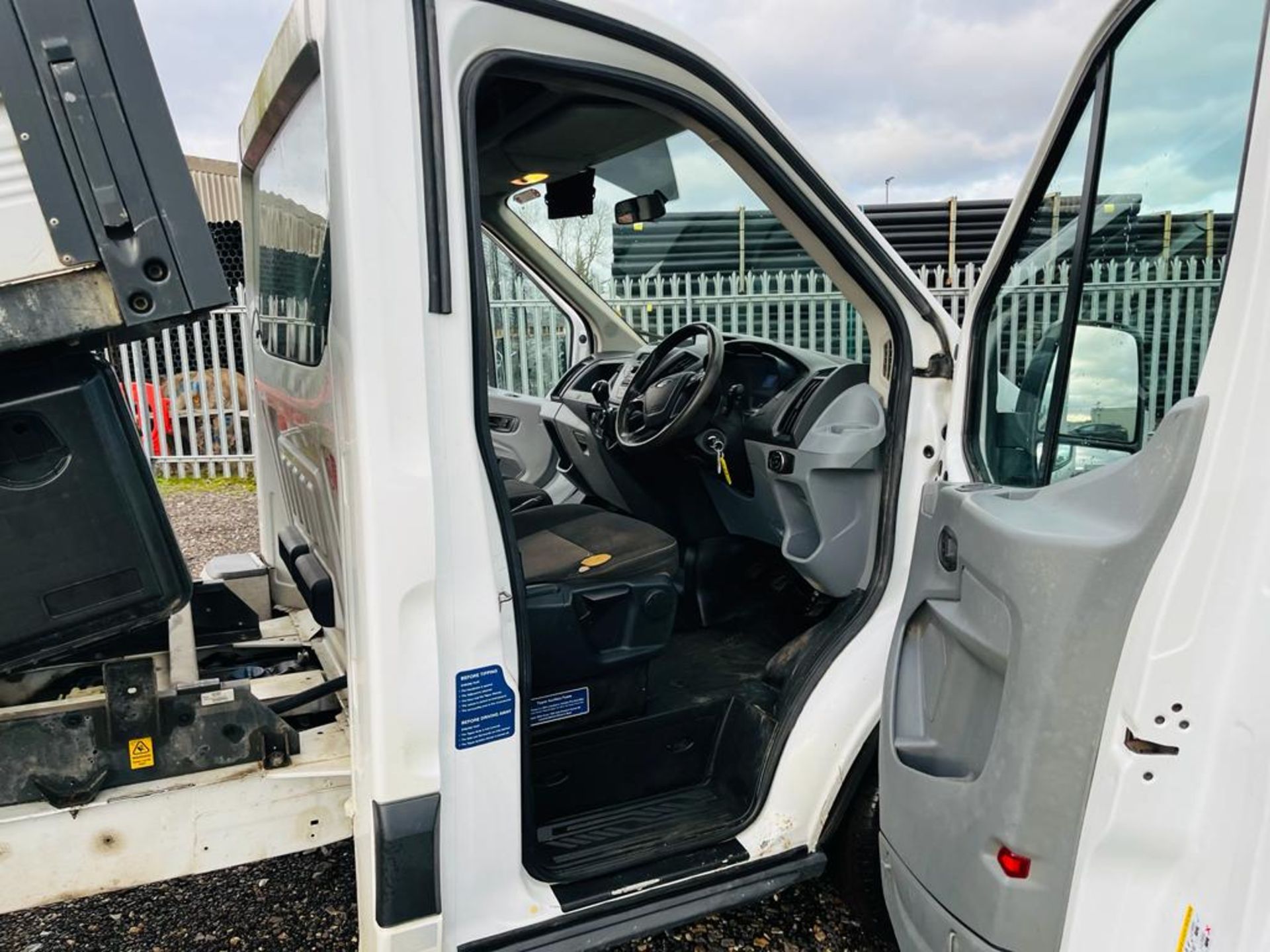 ** ON SALE **Ford Transit Tipper 350 RWD 2.0 TDCI L2 H1 2019'19 Reg'-Bluetooth Media-ULEZ Compliant - Image 14 of 26