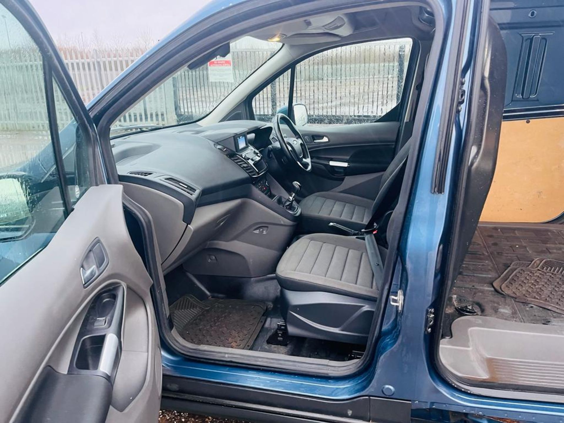 ** ON SALE ** Ford Transit Connect Limited 240 TDCI L2 H1 120 1.5 EcoBlue LWB 2019 '19 Reg' - Image 23 of 27