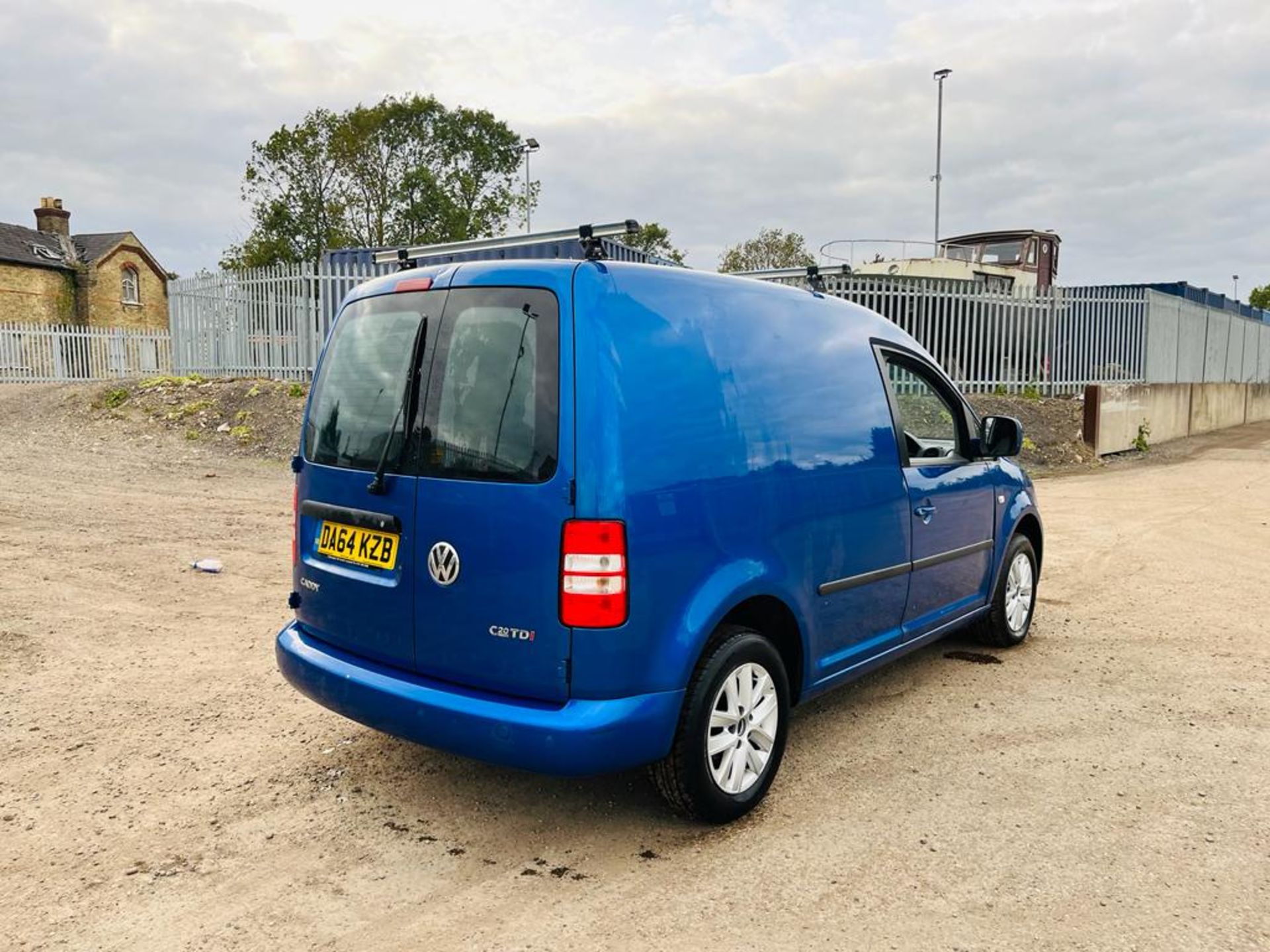 ** ON SALE ** Volkswagen Caddy C20 1.6 TDI 102 Highline 2014 (64 Reg) - No Vat - A/C - Image 10 of 24