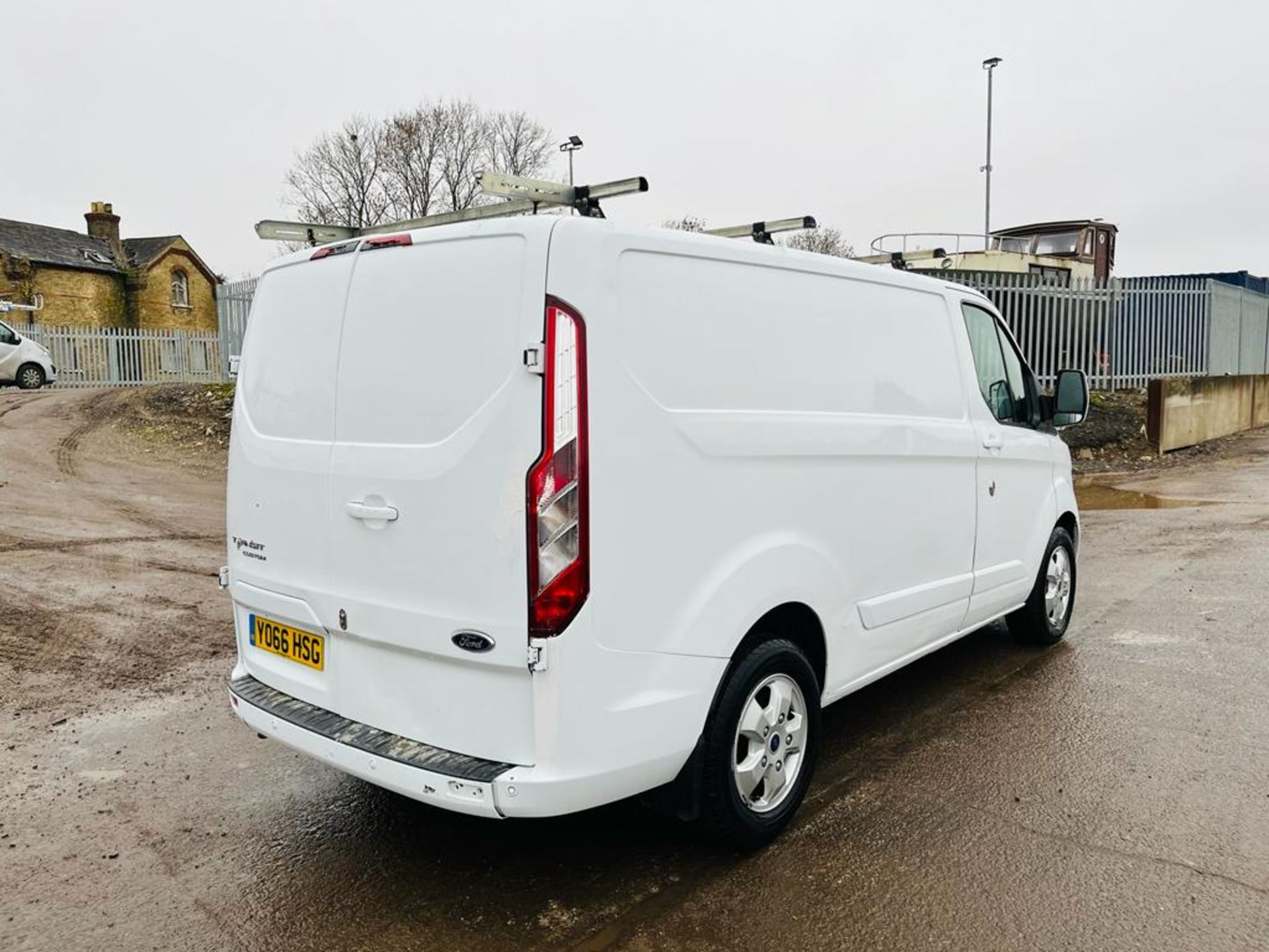 ** ON SALE ** Ford Transit Custom 2.0 TDCI 130 270 L1 H1 Limited 2017 '66 Reg'ULEZ Compliant-No Vat - Image 13 of 29