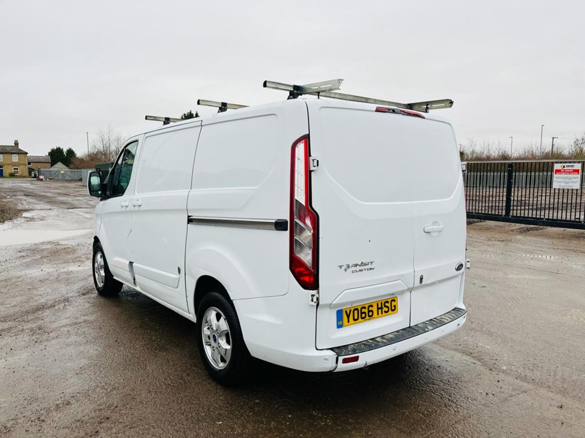 ** ON SALE ** Ford Transit Custom 2.0 TDCI 130 270 L1 H1 Limited 2017 '66 Reg'ULEZ Compliant-No Vat - Image 8 of 29