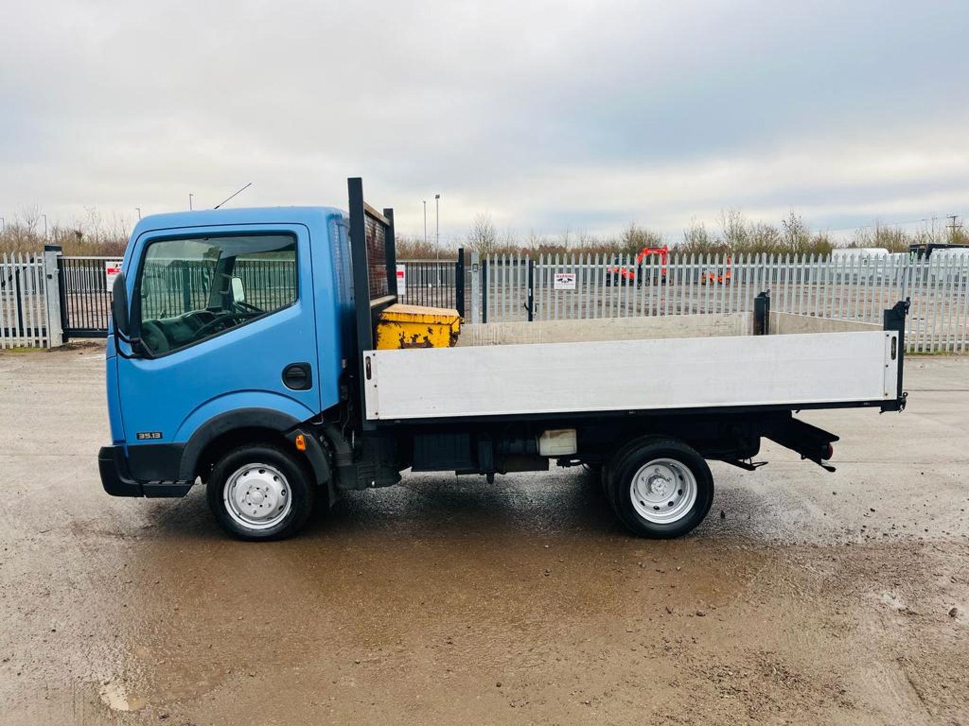 ** ON SALE **Nissan CabStar 2.5 DCI Alloy Tipper Twin Axle 2007 '57 Reg' No Vat - Image 4 of 23