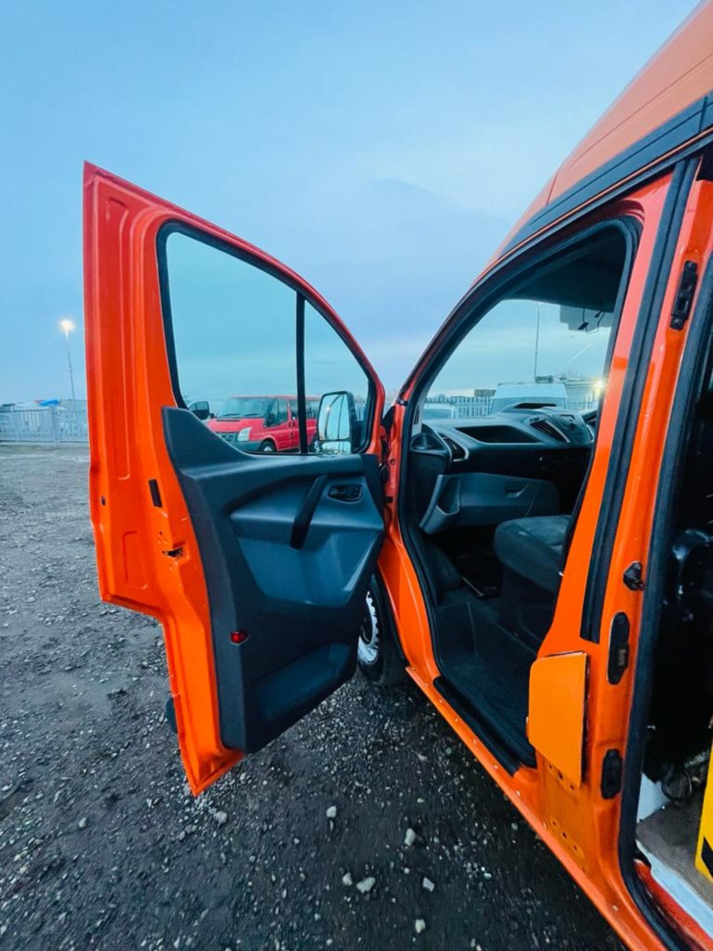 Ford Transit Custom 2.2 TDCI 100 290 LWB H3 2015 '65 Reg' Panel Van - Van Vault - Image 24 of 30