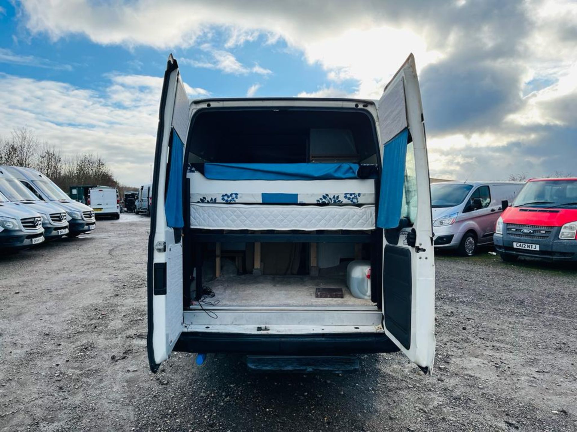 ** ON SALE ** Ford Transit 2.4 TDI Camper conversion 2003 '03 Reg' RWD - Twin Rear Axle - Image 9 of 33